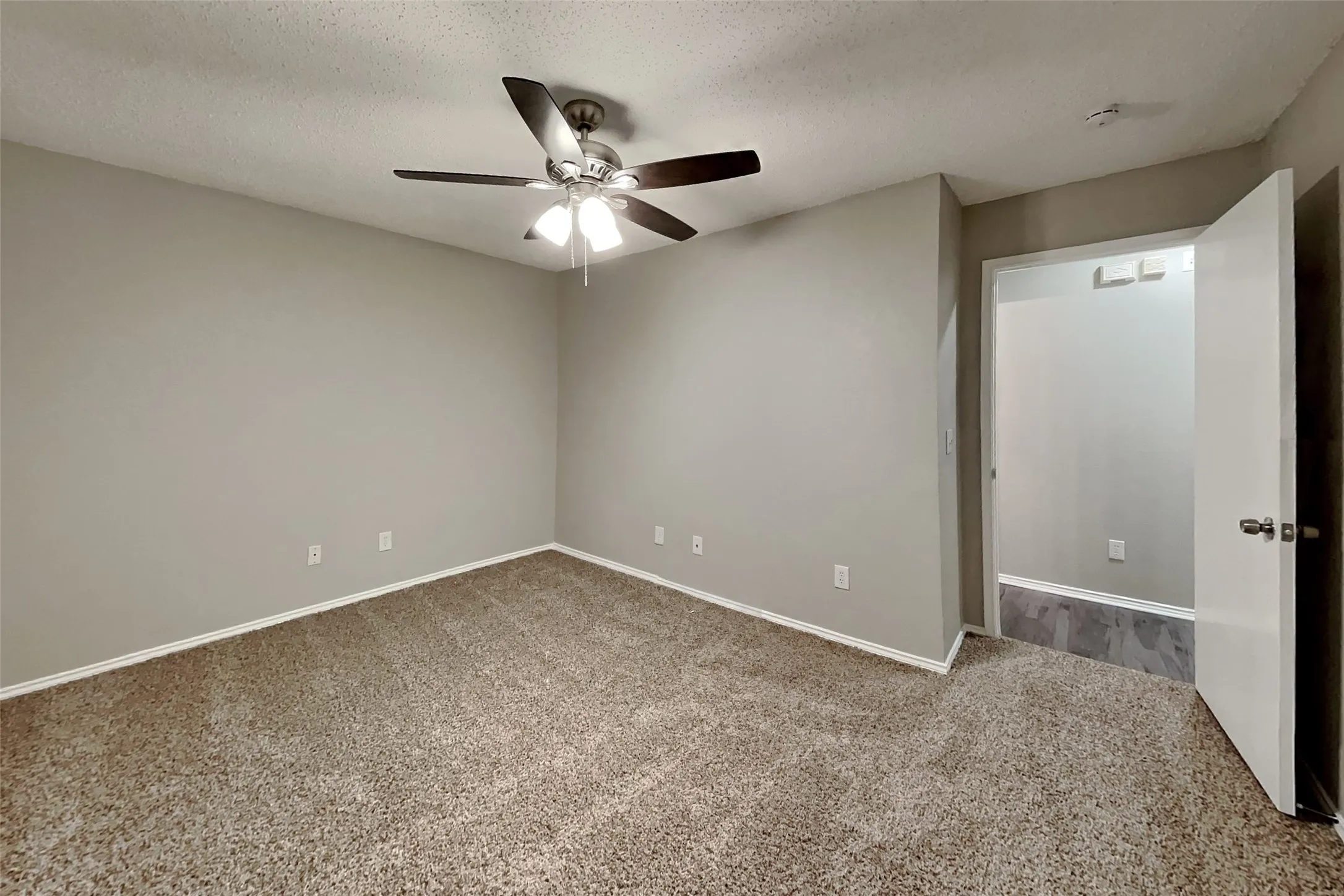 Single Family Residence For Rent in Dallas County , 4405 Baccarat Drive, Garland, Texas 75043, 3 Bedroom, 2 Bathroom, 2 Garage spaces, 1,678 Sqft, built in 1995, mls#21404508, Real Estate Agent in Garland, Homes For Rent in Dallas county, Homes For Rent in Garland, Realtor in Garland Texas, Real Estate Brokerage Independent Realty Texas, Luminita Cordes Realtor