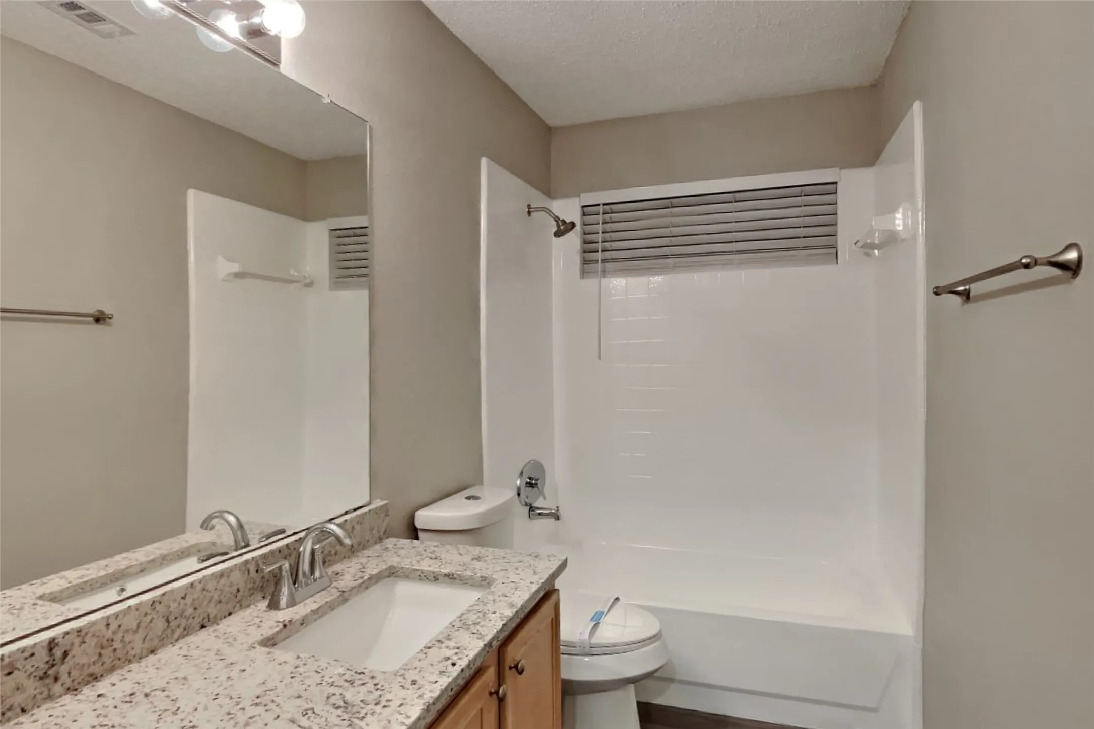 Single Family Residence For Rent in Dallas County , 4405 Baccarat Drive, Garland, Texas 75043, 3 Bedroom, 2 Bathroom, 2 Garage spaces, 1,678 Sqft, built in 1995, mls#21404508, Real Estate Agent in Garland, Homes For Rent in Dallas county, Homes For Rent in Garland, Realtor in Garland Texas, Real Estate Brokerage Independent Realty Texas, Luminita Cordes Realtor