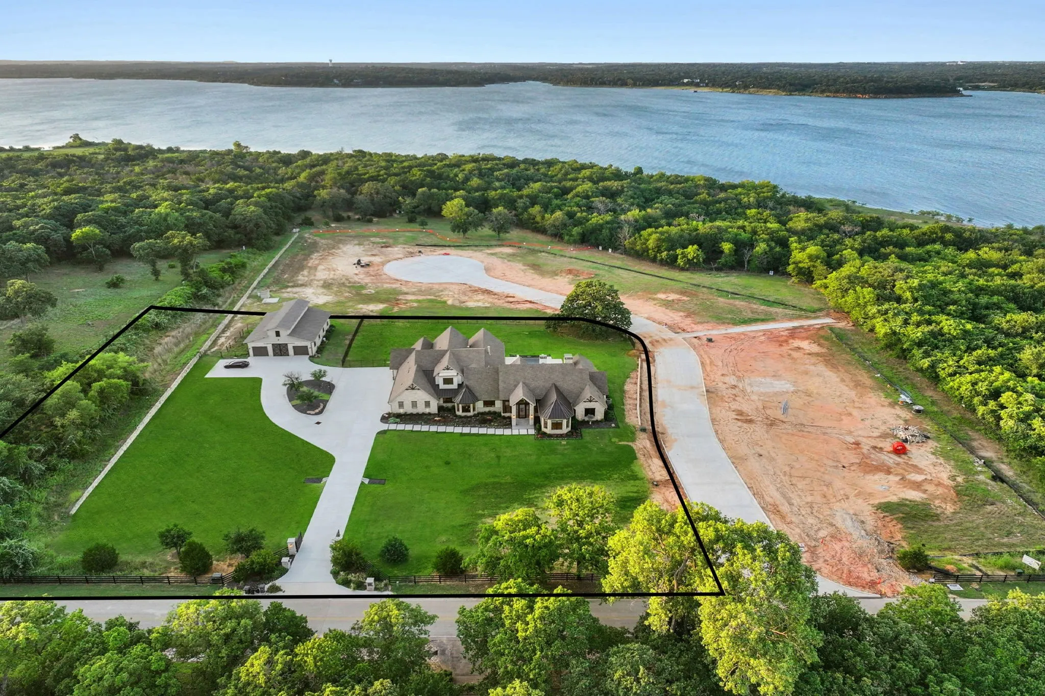Offered on 2.5 acres with the house and barn together.