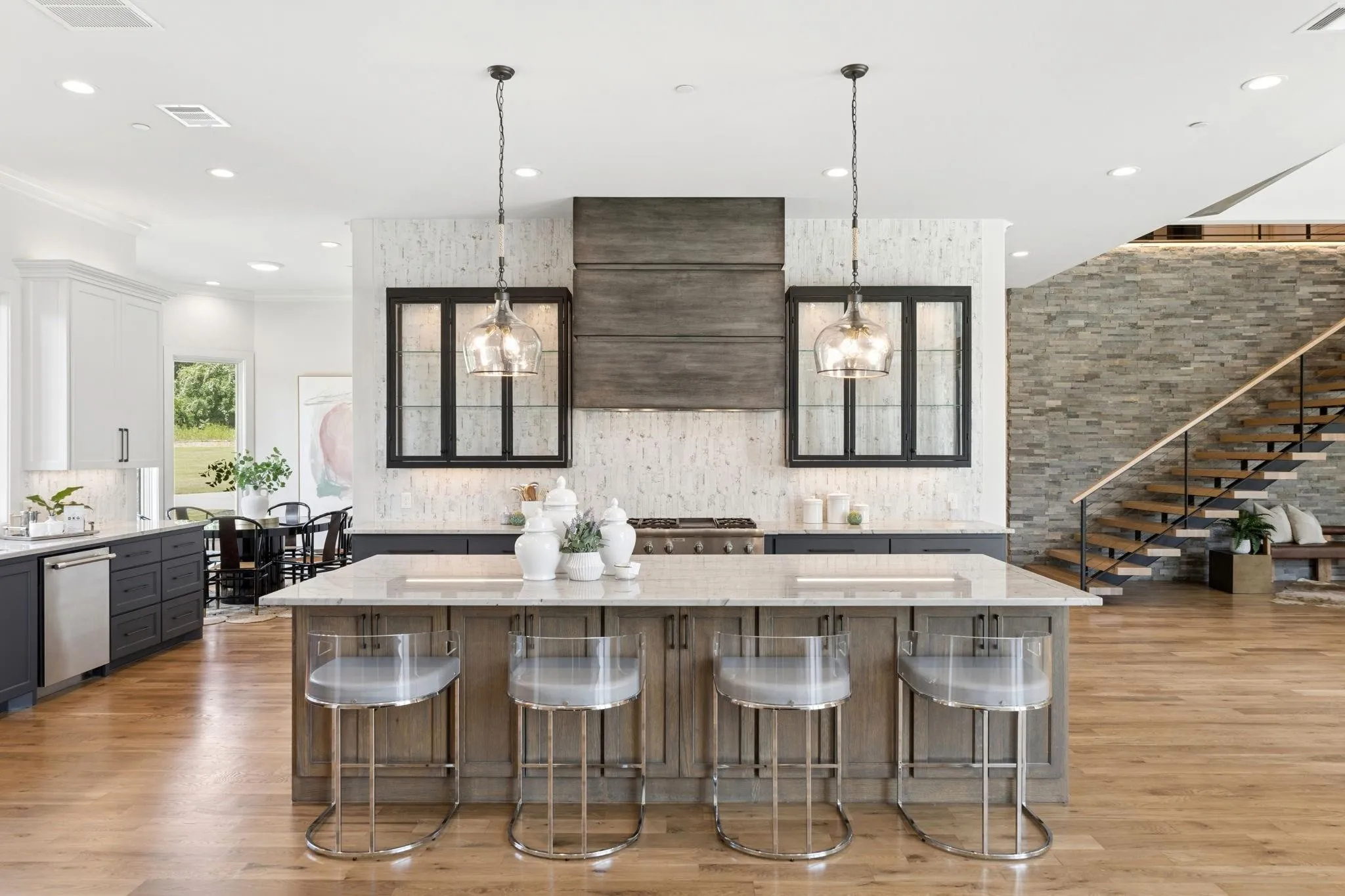 Single Family Residence For Sale in Denton County , 500 1&2 E Bob Jones Road, Southlake, Texas 76092, 4 Bedroom, 6 Bathroom, 4 Garage spaces, 6,644 Sqft, built in 2021, mls#21402182, Real Estate Agent in Southlake, Homes For Sale in Denton county, Homes For Sale in Southlake, Realtor in Southlake Texas, Real Estate Brokerage Independent Realty Texas, Luminita Cordes Realtor