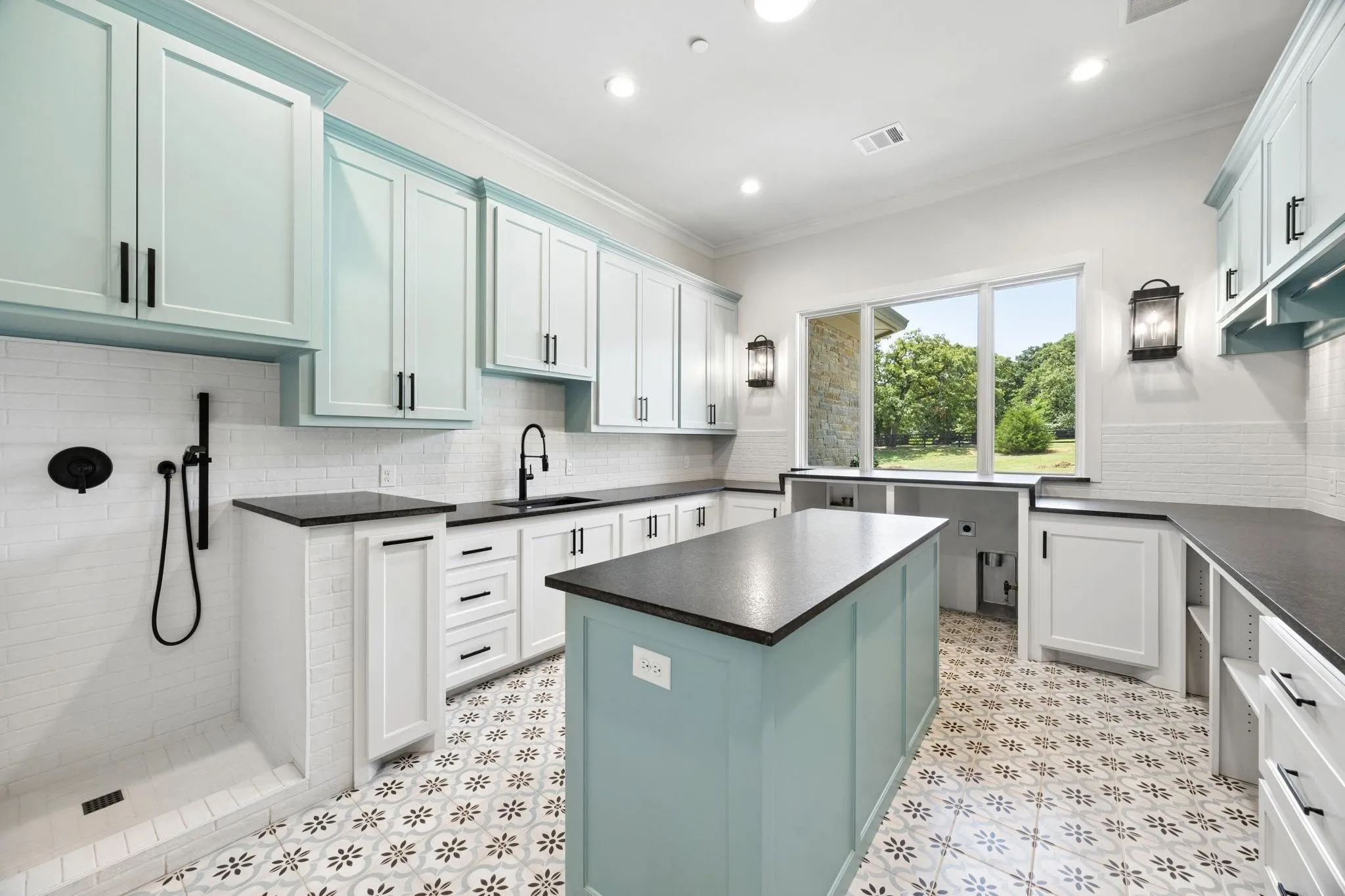 Single Family Residence For Sale in Denton County , 500 1&2 E Bob Jones Road, Southlake, Texas 76092, 4 Bedroom, 6 Bathroom, 4 Garage spaces, 6,644 Sqft, built in 2021, mls#21402182, Real Estate Agent in Southlake, Homes For Sale in Denton county, Homes For Sale in Southlake, Realtor in Southlake Texas, Real Estate Brokerage Independent Realty Texas, Luminita Cordes Realtor
