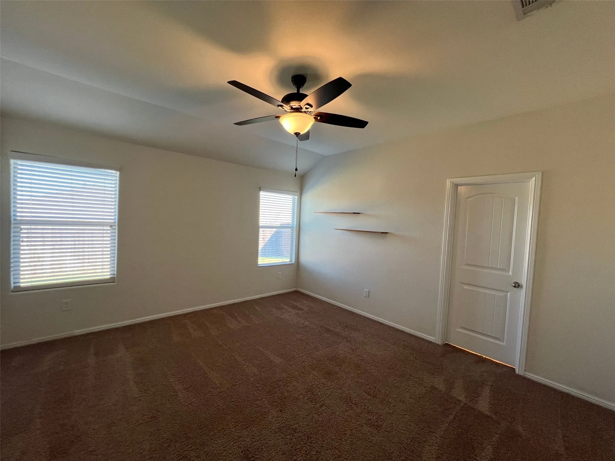 Single Family Residence For Rent in Tarrant County , 609 Buzzard Lake Trail, Fort Worth, Texas 76120, 3 Bedroom, 2 Bathroom, 2 Garage spaces, 1,710 Sqft, built in 2018, mls#21404512, Real Estate Agent in Fort Worth, Homes For Rent in Tarrant county, Homes For Rent in Fort Worth, Realtor in Fort Worth Texas, Real Estate Brokerage Independent Realty Texas, Luminita Cordes Realtor