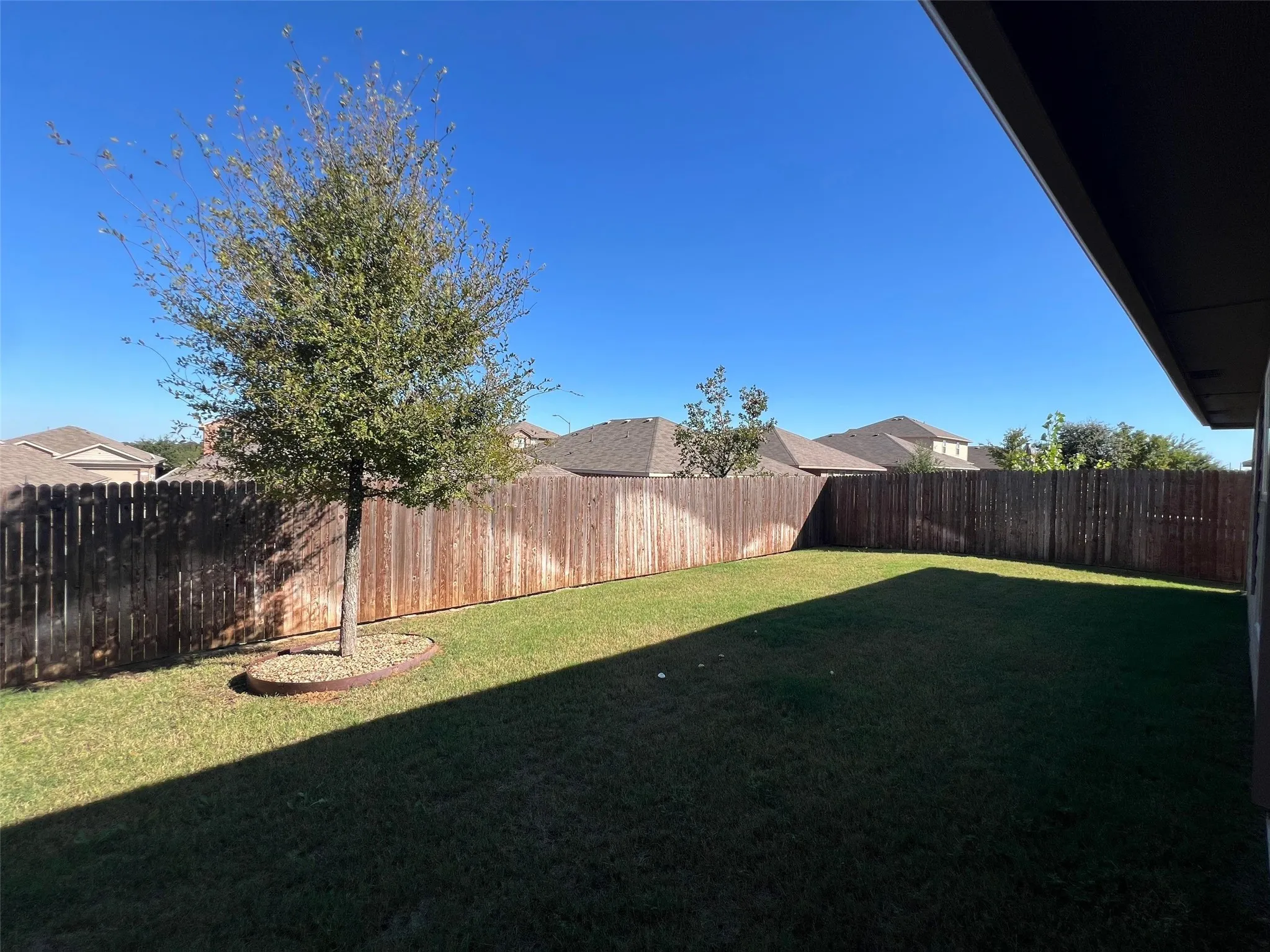 Single Family Residence For Rent in Tarrant County , 609 Buzzard Lake Trail, Fort Worth, Texas 76120, 3 Bedroom, 2 Bathroom, 2 Garage spaces, 1,710 Sqft, built in 2018, mls#21404512, Real Estate Agent in Fort Worth, Homes For Rent in Tarrant county, Homes For Rent in Fort Worth, Realtor in Fort Worth Texas, Real Estate Brokerage Independent Realty Texas, Luminita Cordes Realtor