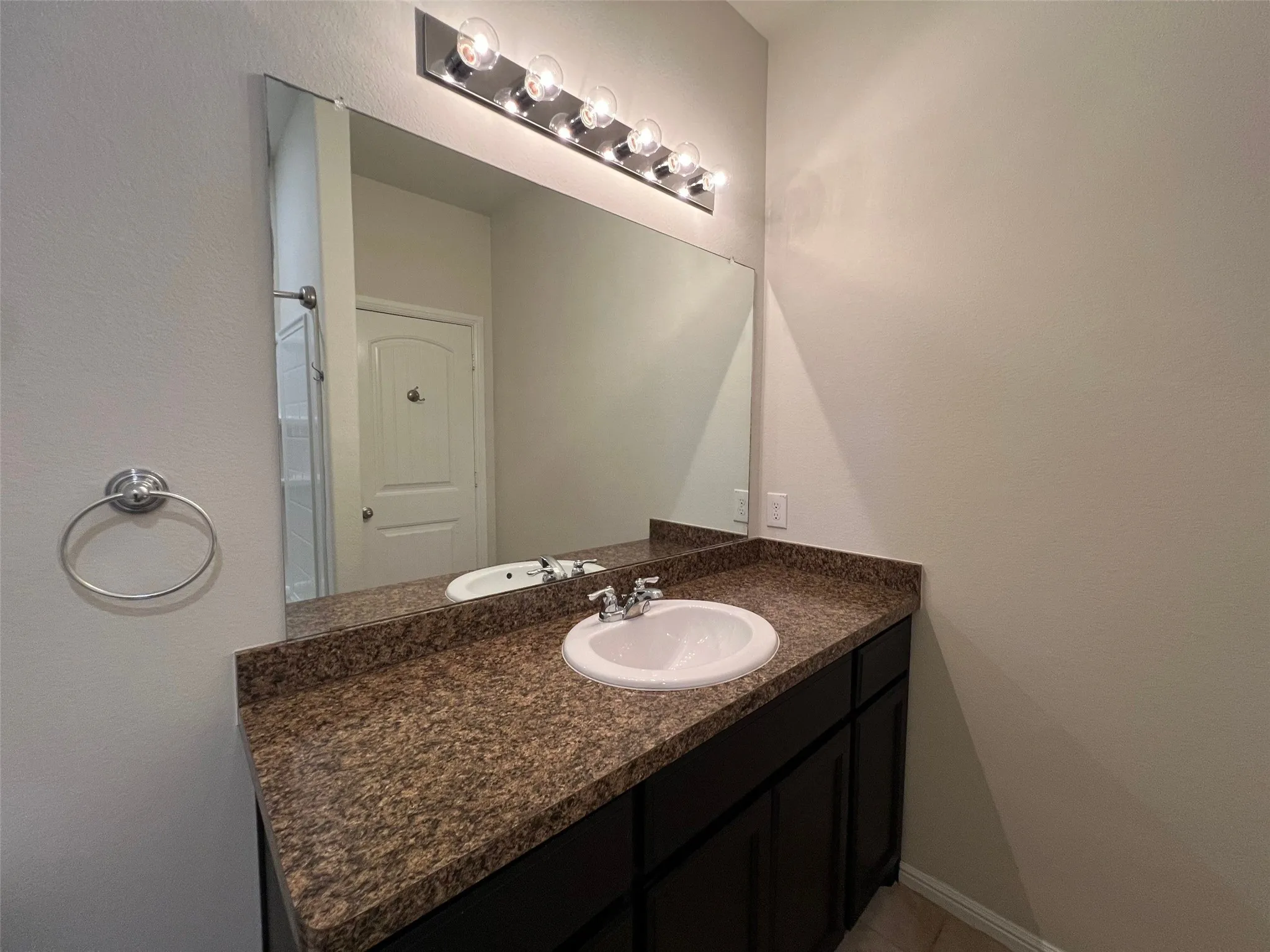 Single Family Residence For Rent in Tarrant County , 609 Buzzard Lake Trail, Fort Worth, Texas 76120, 3 Bedroom, 2 Bathroom, 2 Garage spaces, 1,710 Sqft, built in 2018, mls#21404512, Real Estate Agent in Fort Worth, Homes For Rent in Tarrant county, Homes For Rent in Fort Worth, Realtor in Fort Worth Texas, Real Estate Brokerage Independent Realty Texas, Luminita Cordes Realtor