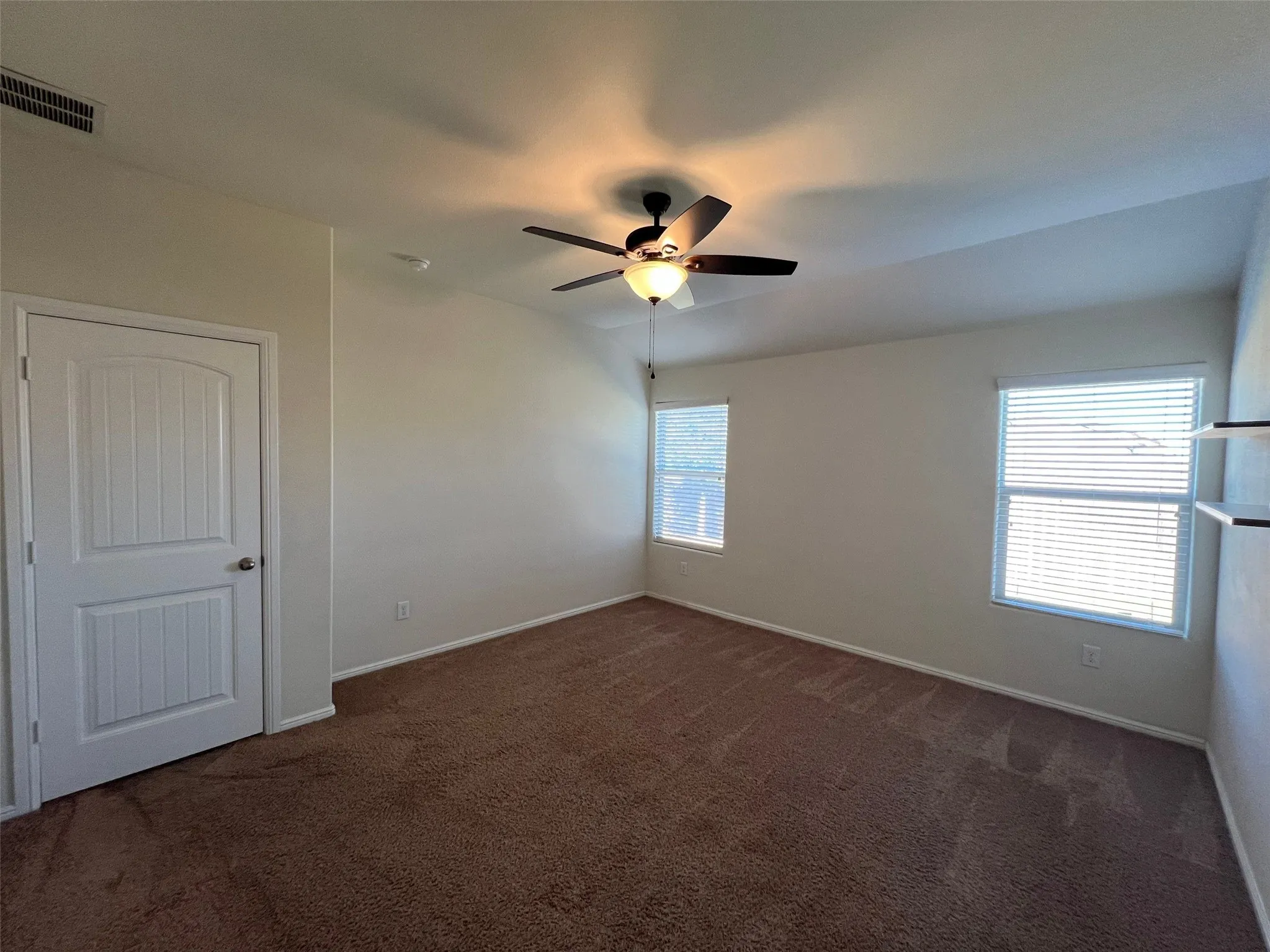 Single Family Residence For Rent in Tarrant County , 609 Buzzard Lake Trail, Fort Worth, Texas 76120, 3 Bedroom, 2 Bathroom, 2 Garage spaces, 1,710 Sqft, built in 2018, mls#21404512, Real Estate Agent in Fort Worth, Homes For Rent in Tarrant county, Homes For Rent in Fort Worth, Realtor in Fort Worth Texas, Real Estate Brokerage Independent Realty Texas, Luminita Cordes Realtor