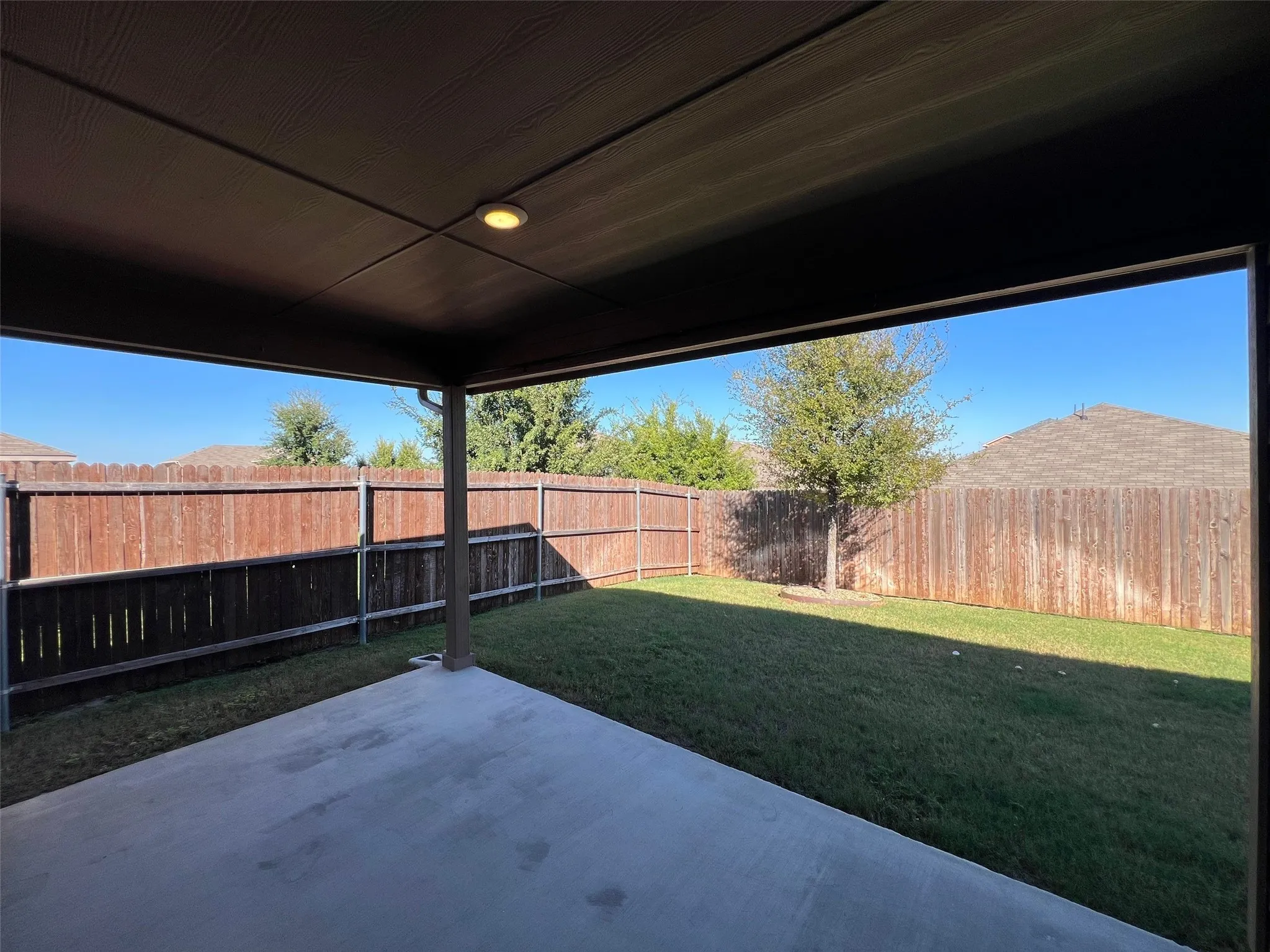 Single Family Residence For Rent in Tarrant County , 609 Buzzard Lake Trail, Fort Worth, Texas 76120, 3 Bedroom, 2 Bathroom, 2 Garage spaces, 1,710 Sqft, built in 2018, mls#21404512, Real Estate Agent in Fort Worth, Homes For Rent in Tarrant county, Homes For Rent in Fort Worth, Realtor in Fort Worth Texas, Real Estate Brokerage Independent Realty Texas, Luminita Cordes Realtor
