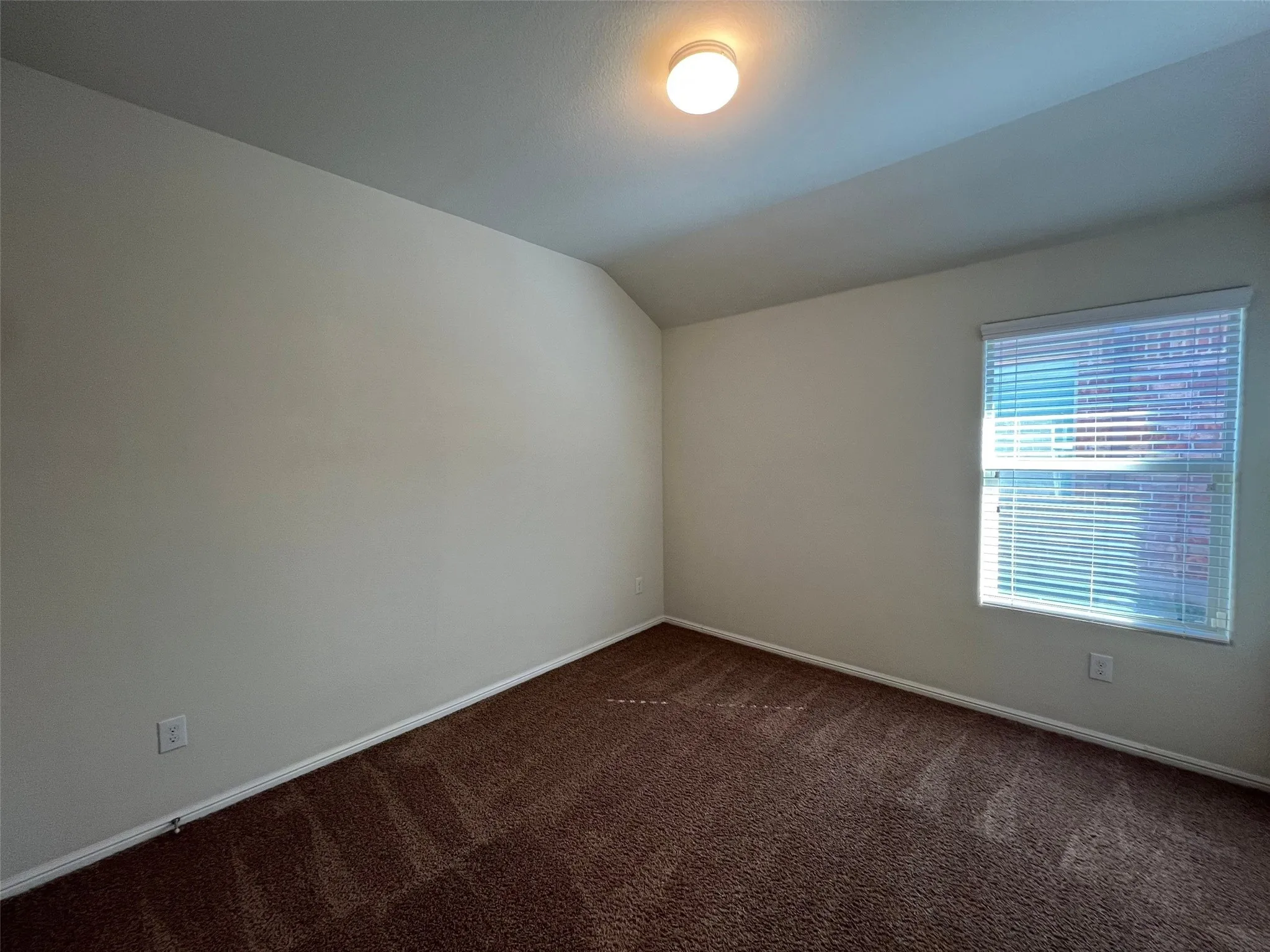 Single Family Residence For Rent in Tarrant County , 609 Buzzard Lake Trail, Fort Worth, Texas 76120, 3 Bedroom, 2 Bathroom, 2 Garage spaces, 1,710 Sqft, built in 2018, mls#21404512, Real Estate Agent in Fort Worth, Homes For Rent in Tarrant county, Homes For Rent in Fort Worth, Realtor in Fort Worth Texas, Real Estate Brokerage Independent Realty Texas, Luminita Cordes Realtor