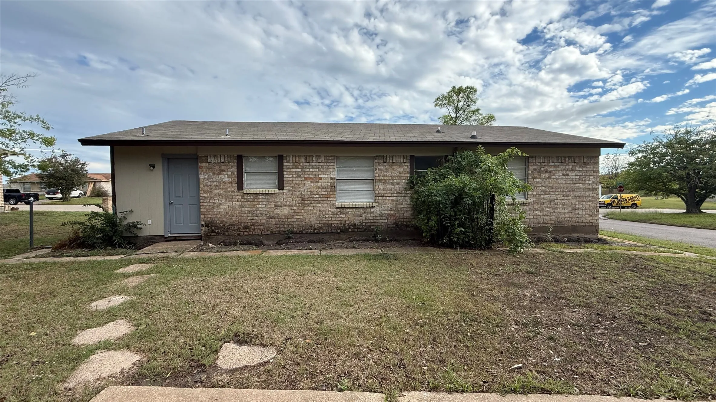 Single Family Residence For Sale in Hunt County , 4916 Mcdougal Street, Greenville, Texas 75401, 4 Bedroom, 2 Bathroom, Garage spaces, 1,266 Sqft, built in 1975, mls#21403590, Real Estate Agent in Greenville, Homes For Sale in Hunt county, Homes For Sale in Greenville, Realtor in Greenville Texas, Real Estate Brokerage Independent Realty Texas, Luminita Cordes Realtor