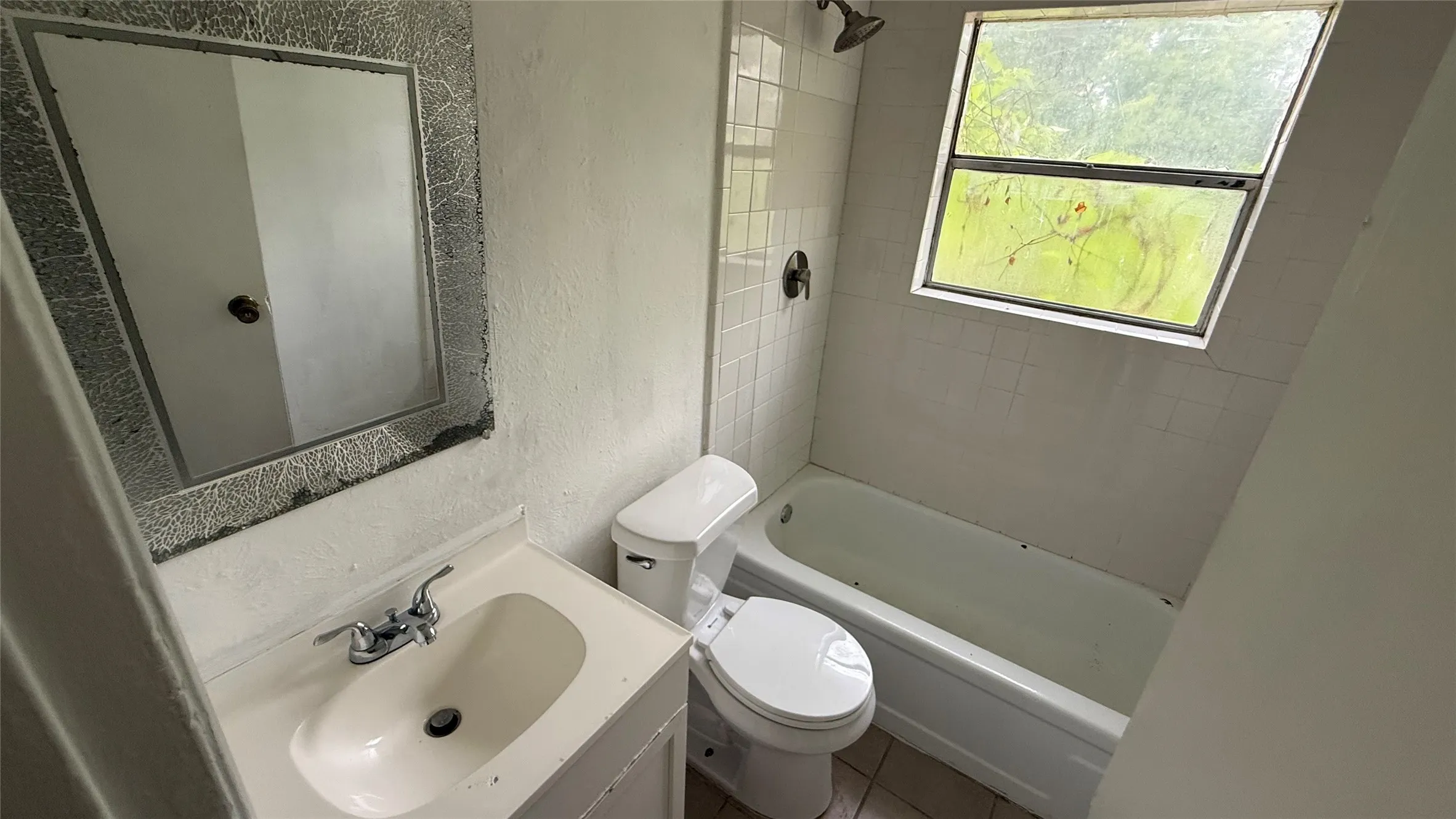 Single Family Residence For Sale in Hunt County , 4916 Mcdougal Street, Greenville, Texas 75401, 4 Bedroom, 2 Bathroom, Garage spaces, 1,266 Sqft, built in 1975, mls#21403590, Real Estate Agent in Greenville, Homes For Sale in Hunt county, Homes For Sale in Greenville, Realtor in Greenville Texas, Real Estate Brokerage Independent Realty Texas, Luminita Cordes Realtor