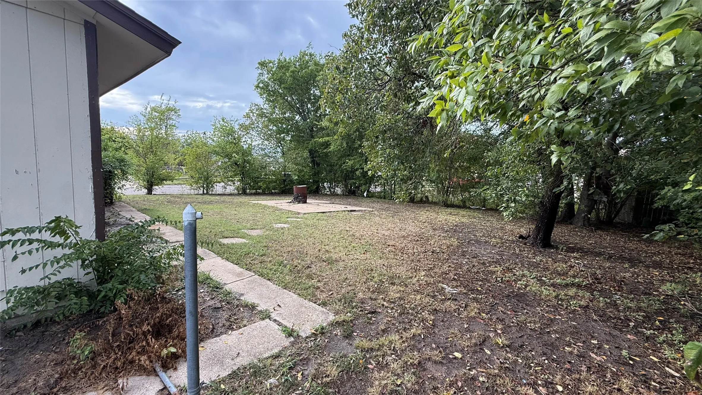 Single Family Residence For Sale in Hunt County , 4916 Mcdougal Street, Greenville, Texas 75401, 4 Bedroom, 2 Bathroom, Garage spaces, 1,266 Sqft, built in 1975, mls#21403590, Real Estate Agent in Greenville, Homes For Sale in Hunt county, Homes For Sale in Greenville, Realtor in Greenville Texas, Real Estate Brokerage Independent Realty Texas, Luminita Cordes Realtor