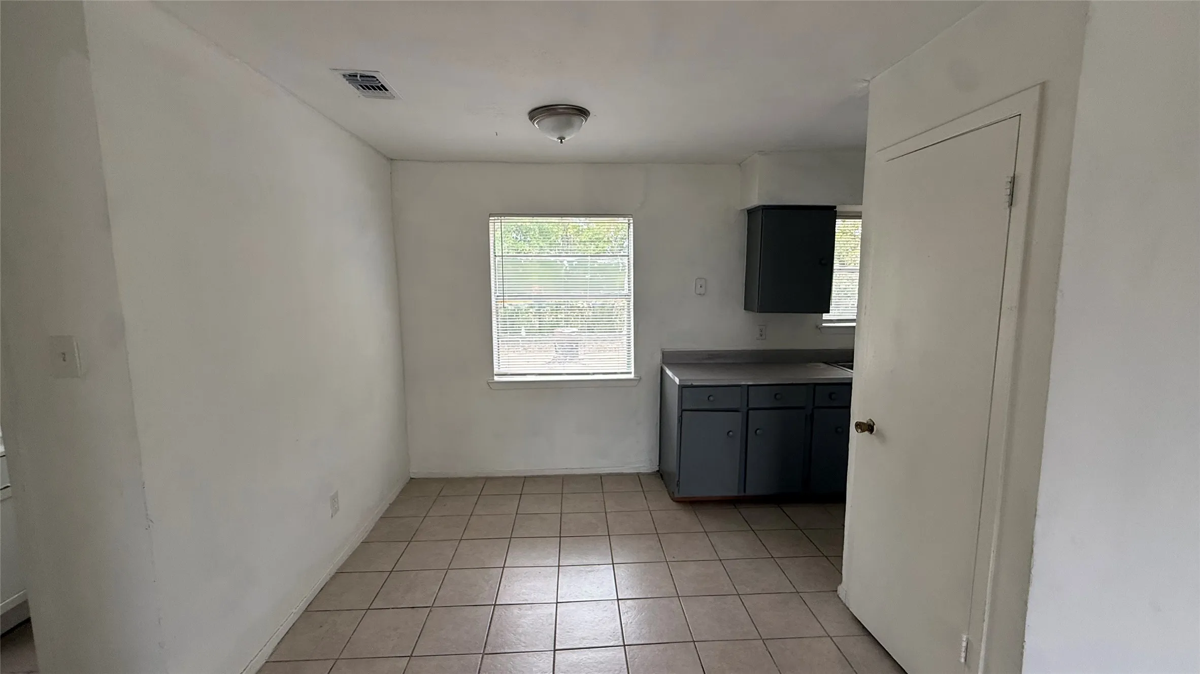 Single Family Residence For Sale in Hunt County , 4916 Mcdougal Street, Greenville, Texas 75401, 4 Bedroom, 2 Bathroom, Garage spaces, 1,266 Sqft, built in 1975, mls#21403590, Real Estate Agent in Greenville, Homes For Sale in Hunt county, Homes For Sale in Greenville, Realtor in Greenville Texas, Real Estate Brokerage Independent Realty Texas, Luminita Cordes Realtor