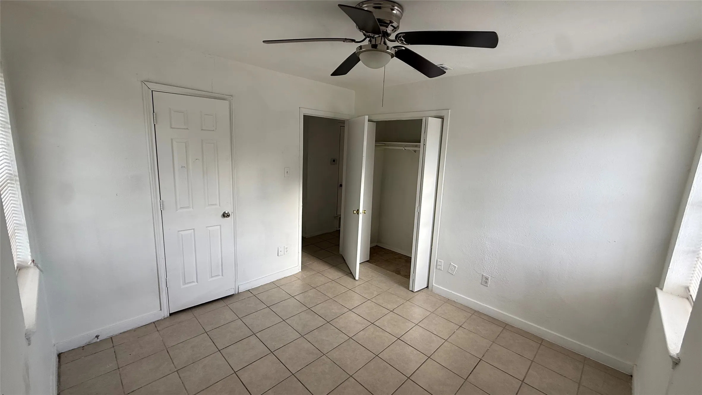 Single Family Residence For Sale in Hunt County , 4916 Mcdougal Street, Greenville, Texas 75401, 4 Bedroom, 2 Bathroom, Garage spaces, 1,266 Sqft, built in 1975, mls#21403590, Real Estate Agent in Greenville, Homes For Sale in Hunt county, Homes For Sale in Greenville, Realtor in Greenville Texas, Real Estate Brokerage Independent Realty Texas, Luminita Cordes Realtor