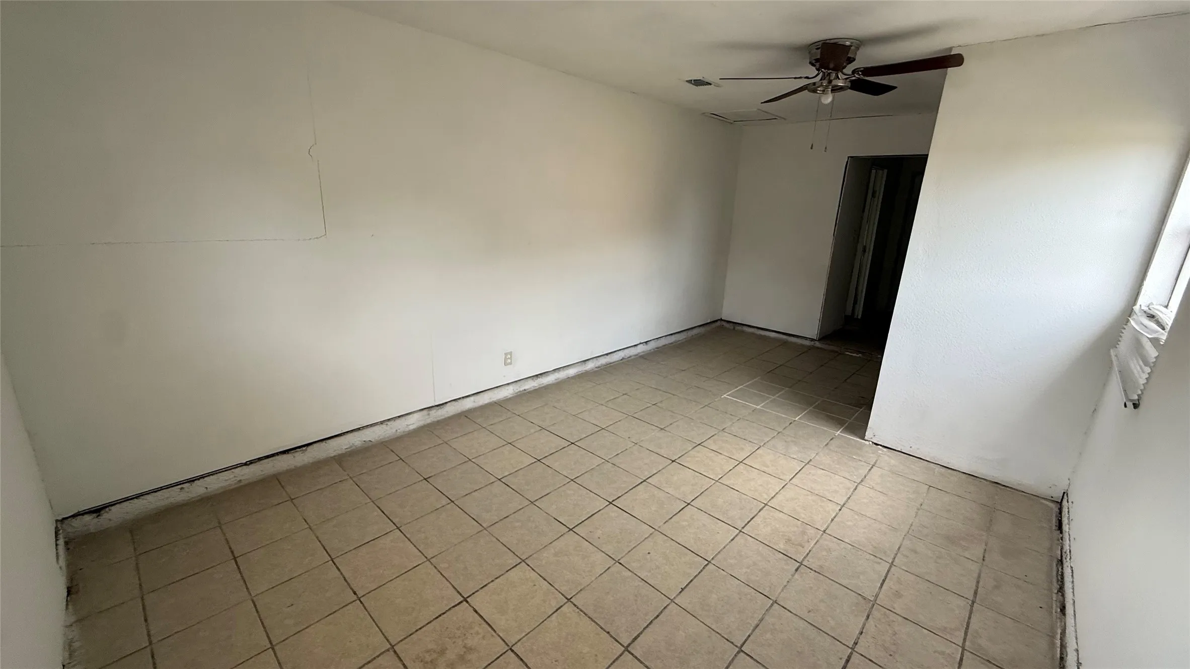 Single Family Residence For Sale in Hunt County , 4916 Mcdougal Street, Greenville, Texas 75401, 4 Bedroom, 2 Bathroom, Garage spaces, 1,266 Sqft, built in 1975, mls#21403590, Real Estate Agent in Greenville, Homes For Sale in Hunt county, Homes For Sale in Greenville, Realtor in Greenville Texas, Real Estate Brokerage Independent Realty Texas, Luminita Cordes Realtor
