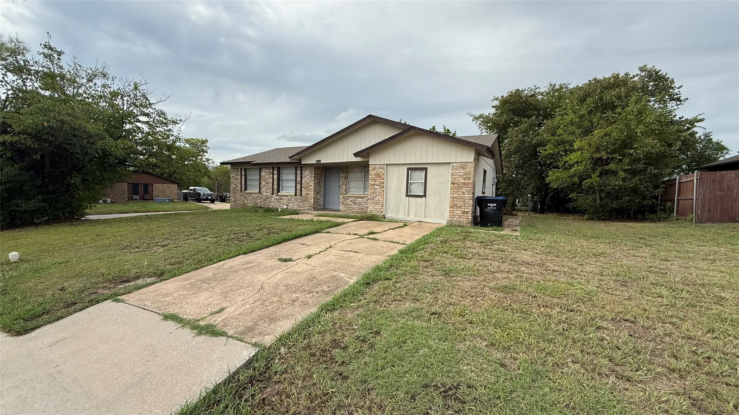 Single Family Residence For Sale in Hunt County , 4916 Mcdougal Street, Greenville, Texas 75401, 4 Bedroom, 2 Bathroom, Garage spaces, 1,266 Sqft, built in 1975, mls#21403590, Real Estate Agent in Greenville, Homes For Sale in Hunt county, Homes For Sale in Greenville, Realtor in Greenville Texas, Real Estate Brokerage Independent Realty Texas, Luminita Cordes Realtor