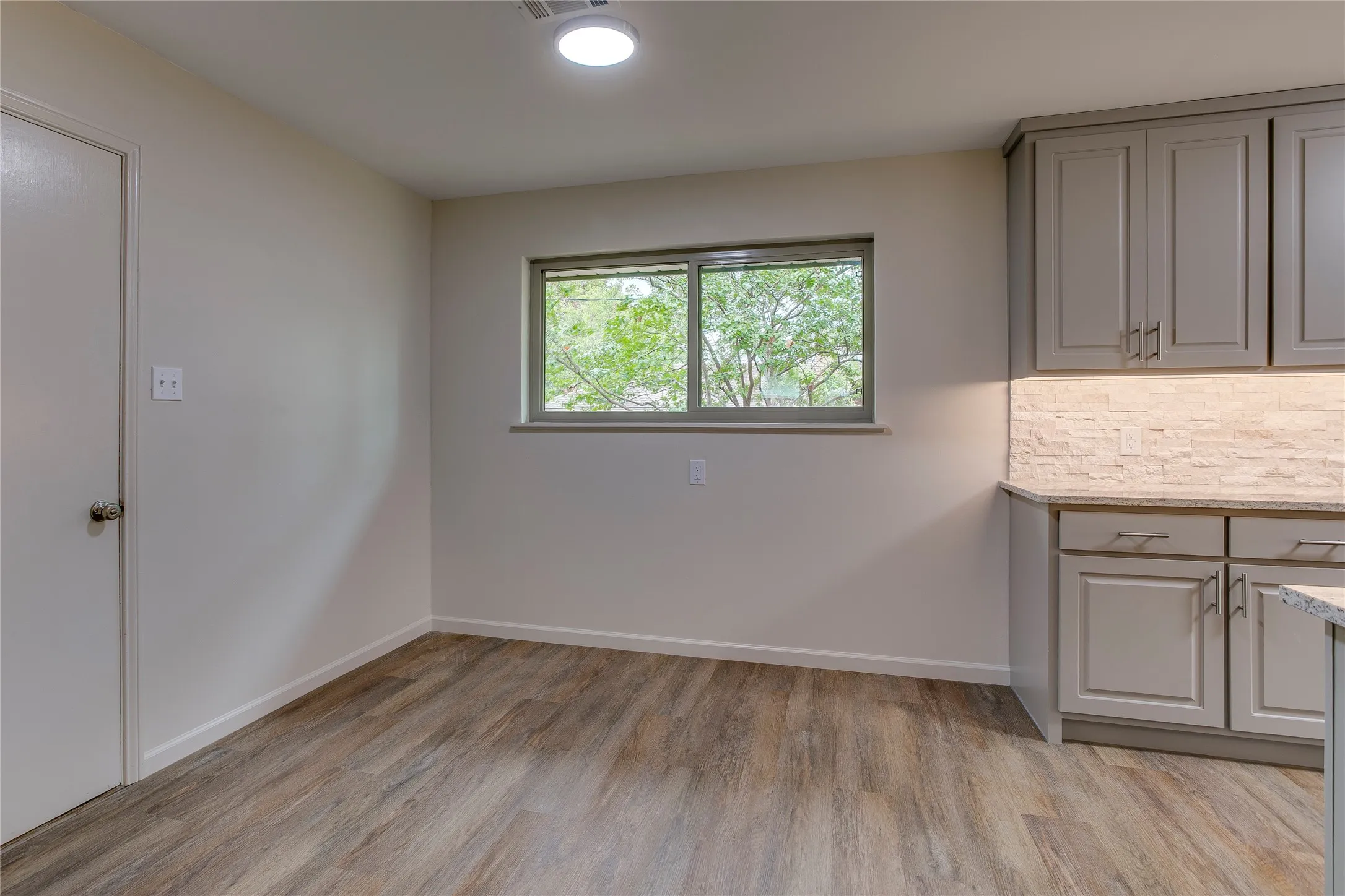 Single Family Residence For Sale in Dallas County , 6945 Clearglen Drive, Dallas, Texas 75232, 3 Bedroom, 2 Bathroom, 2 Garage spaces, 1,778 Sqft, built in 1963, mls#21403866, Real Estate Agent in Dallas, Homes For Sale in Dallas county, Homes For Sale in Dallas, Realtor in Dallas Texas, Real Estate Brokerage Independent Realty Texas, Luminita Cordes Realtor