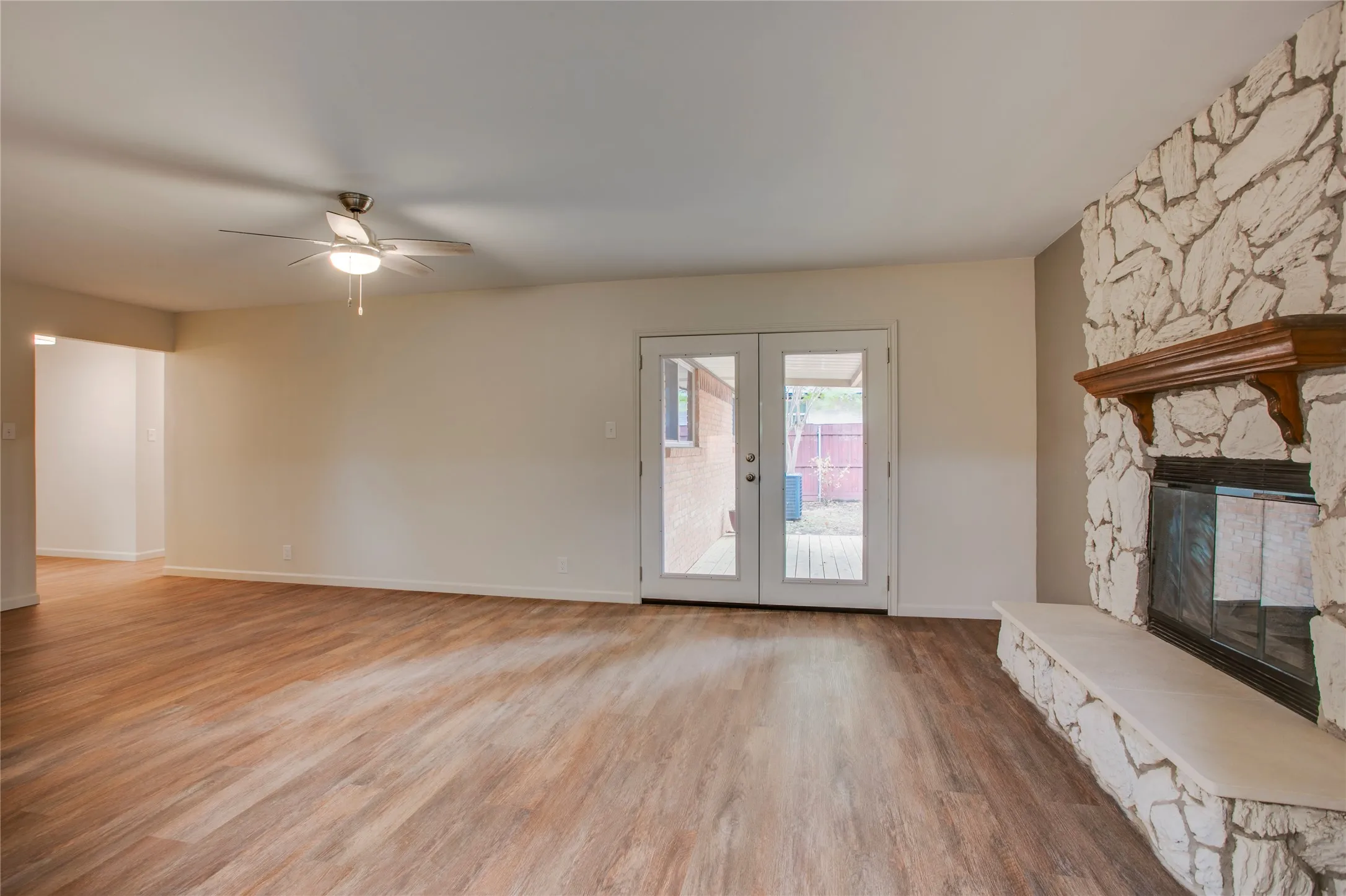 Single Family Residence For Sale in Dallas County , 6945 Clearglen Drive, Dallas, Texas 75232, 3 Bedroom, 2 Bathroom, 2 Garage spaces, 1,778 Sqft, built in 1963, mls#21403866, Real Estate Agent in Dallas, Homes For Sale in Dallas county, Homes For Sale in Dallas, Realtor in Dallas Texas, Real Estate Brokerage Independent Realty Texas, Luminita Cordes Realtor