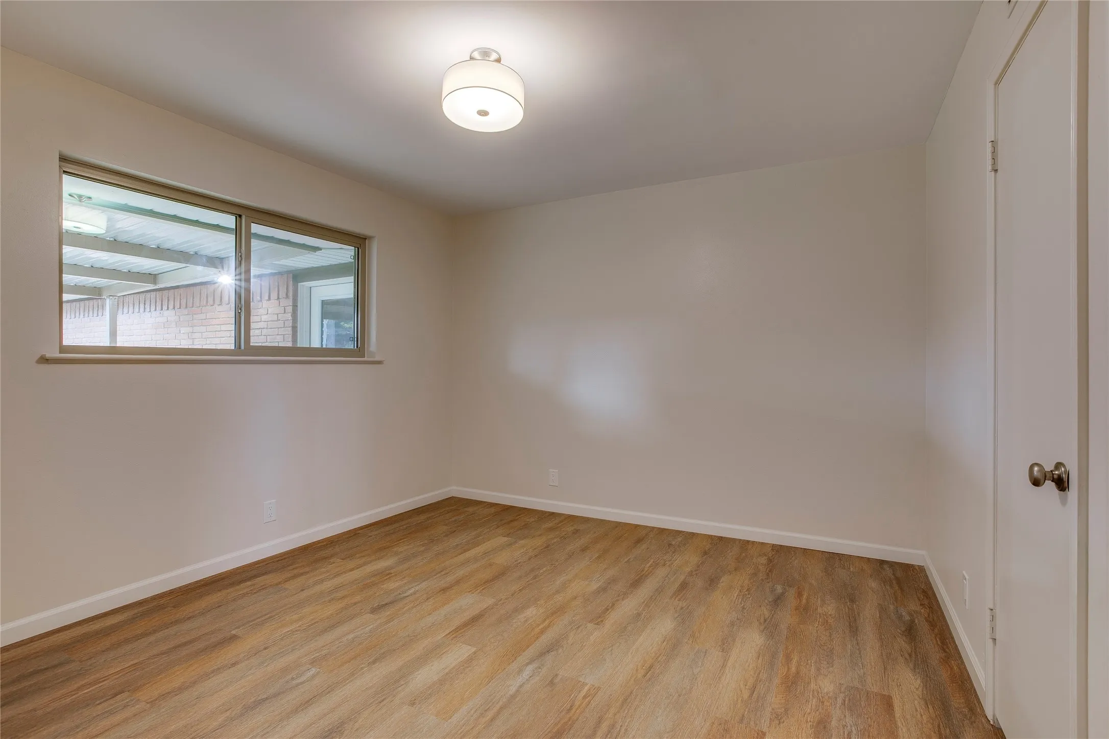 Single Family Residence For Sale in Dallas County , 6945 Clearglen Drive, Dallas, Texas 75232, 3 Bedroom, 2 Bathroom, 2 Garage spaces, 1,778 Sqft, built in 1963, mls#21403866, Real Estate Agent in Dallas, Homes For Sale in Dallas county, Homes For Sale in Dallas, Realtor in Dallas Texas, Real Estate Brokerage Independent Realty Texas, Luminita Cordes Realtor