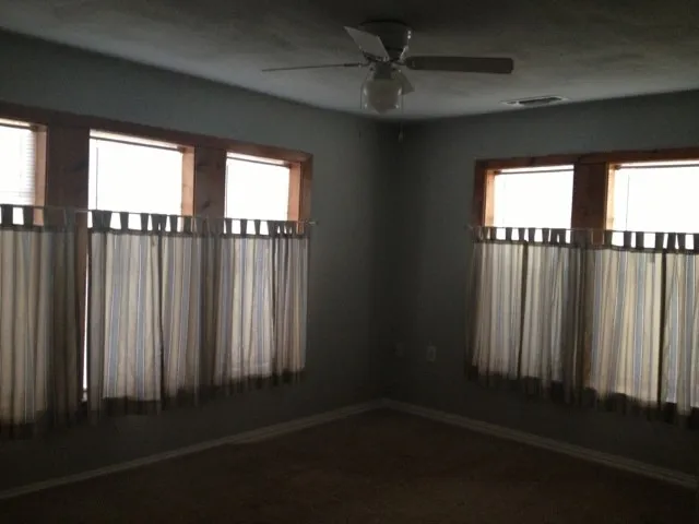 Single Family Residence For Rent in Taylor County , 1442 N 19th Street, Abilene, Texas 79601, 2 Bedroom, 1 Bathroom, Garage spaces, 1,155 Sqft, built in 1940, mls#21404517, Real Estate Agent in Abilene, Homes For Rent in Taylor county, Homes For Rent in Abilene, Realtor in Abilene Texas, Real Estate Brokerage Independent Realty Texas, Luminita Cordes Realtor