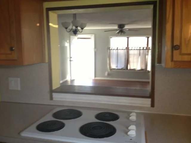 Single Family Residence For Rent in Taylor County , 1442 N 19th Street, Abilene, Texas 79601, 2 Bedroom, 1 Bathroom, Garage spaces, 1,155 Sqft, built in 1940, mls#21404517, Real Estate Agent in Abilene, Homes For Rent in Taylor county, Homes For Rent in Abilene, Realtor in Abilene Texas, Real Estate Brokerage Independent Realty Texas, Luminita Cordes Realtor
