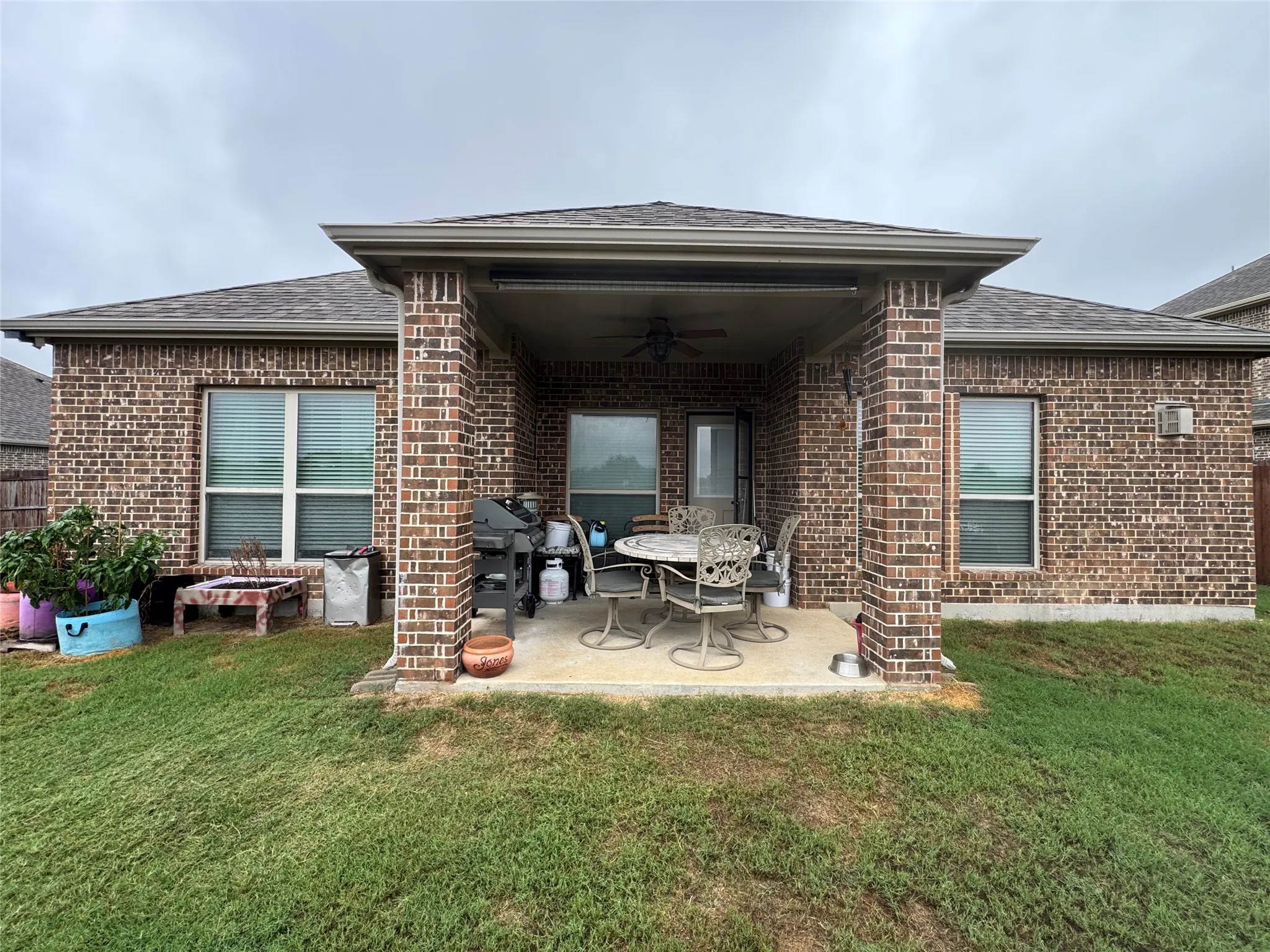 Single Family Residence For Sale in Ellis County , 505 Ashbury Drive, Midlothian, Texas 76065, 3 Bedroom, 2 Bathroom, 2 Garage spaces, 2,131 Sqft, built in 2017, mls#21404524, Real Estate Agent in Midlothian, Homes For Sale in Ellis county, Homes For Sale in Midlothian, Realtor in Midlothian Texas, Real Estate Brokerage Independent Realty Texas, Luminita Cordes Realtor