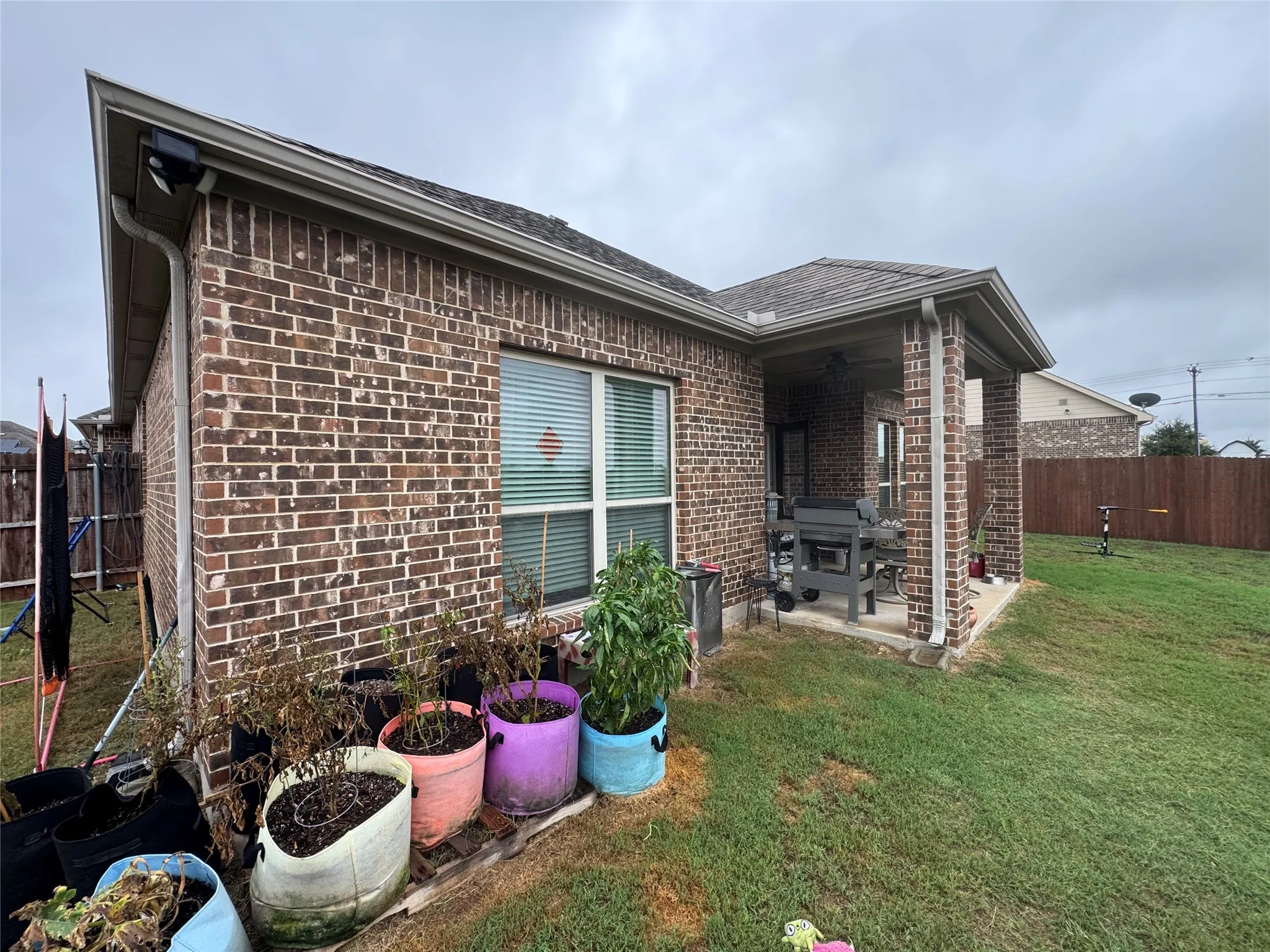 Single Family Residence For Sale in Ellis County , 505 Ashbury Drive, Midlothian, Texas 76065, 3 Bedroom, 2 Bathroom, 2 Garage spaces, 2,131 Sqft, built in 2017, mls#21404524, Real Estate Agent in Midlothian, Homes For Sale in Ellis county, Homes For Sale in Midlothian, Realtor in Midlothian Texas, Real Estate Brokerage Independent Realty Texas, Luminita Cordes Realtor