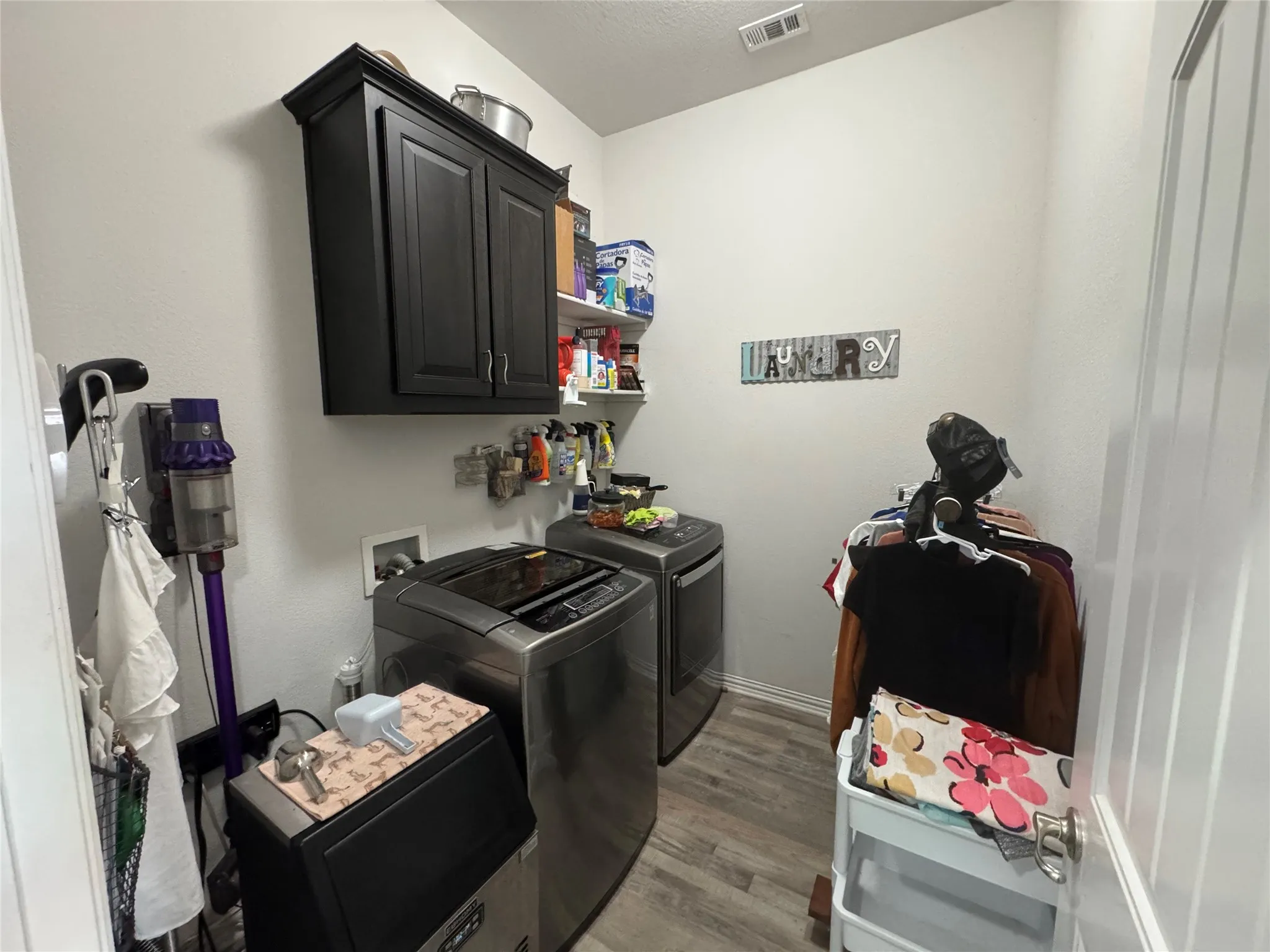Single Family Residence For Sale in Ellis County , 505 Ashbury Drive, Midlothian, Texas 76065, 3 Bedroom, 2 Bathroom, 2 Garage spaces, 2,131 Sqft, built in 2017, mls#21404524, Real Estate Agent in Midlothian, Homes For Sale in Ellis county, Homes For Sale in Midlothian, Realtor in Midlothian Texas, Real Estate Brokerage Independent Realty Texas, Luminita Cordes Realtor