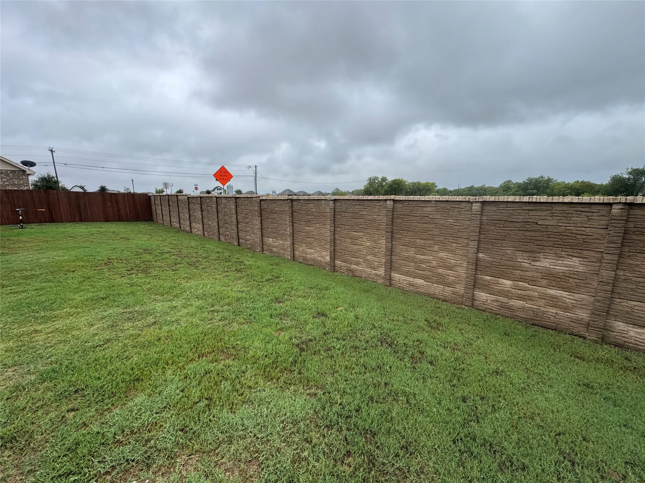 Single Family Residence For Sale in Ellis County , 505 Ashbury Drive, Midlothian, Texas 76065, 3 Bedroom, 2 Bathroom, 2 Garage spaces, 2,131 Sqft, built in 2017, mls#21404524, Real Estate Agent in Midlothian, Homes For Sale in Ellis county, Homes For Sale in Midlothian, Realtor in Midlothian Texas, Real Estate Brokerage Independent Realty Texas, Luminita Cordes Realtor