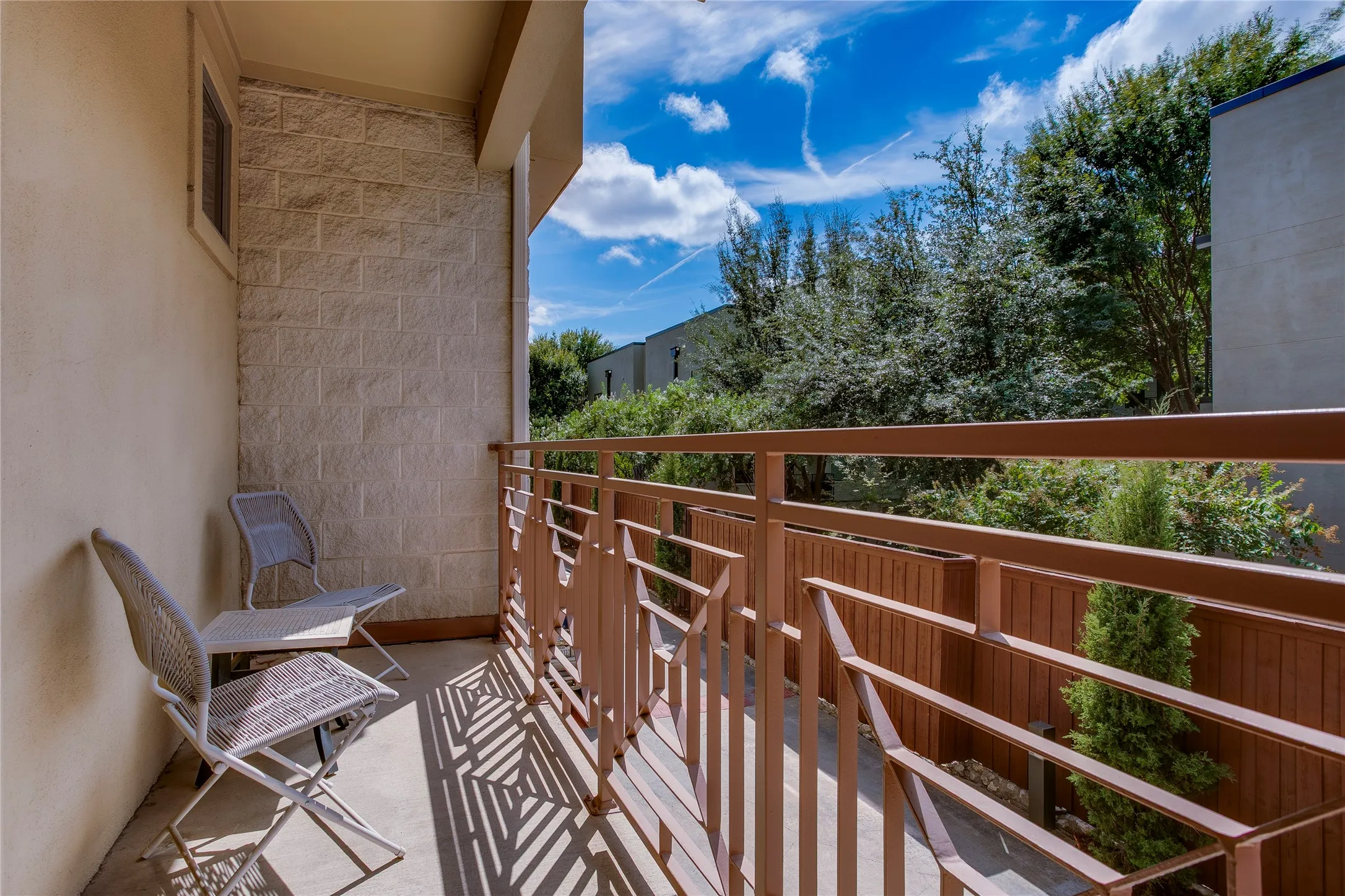 Condominium For Sale in Dallas County , 3208 Wycliff Avenue 3208, Dallas, Texas 75219, 2 Bedroom, 3 Bathroom, 2 Garage spaces, 1,704 Sqft, built in 2004, mls#21403531, Real Estate Agent in Dallas, Homes For Sale in Dallas county, Homes For Sale in Dallas, Realtor in Dallas Texas, Real Estate Brokerage Independent Realty Texas, Luminita Cordes Realtor