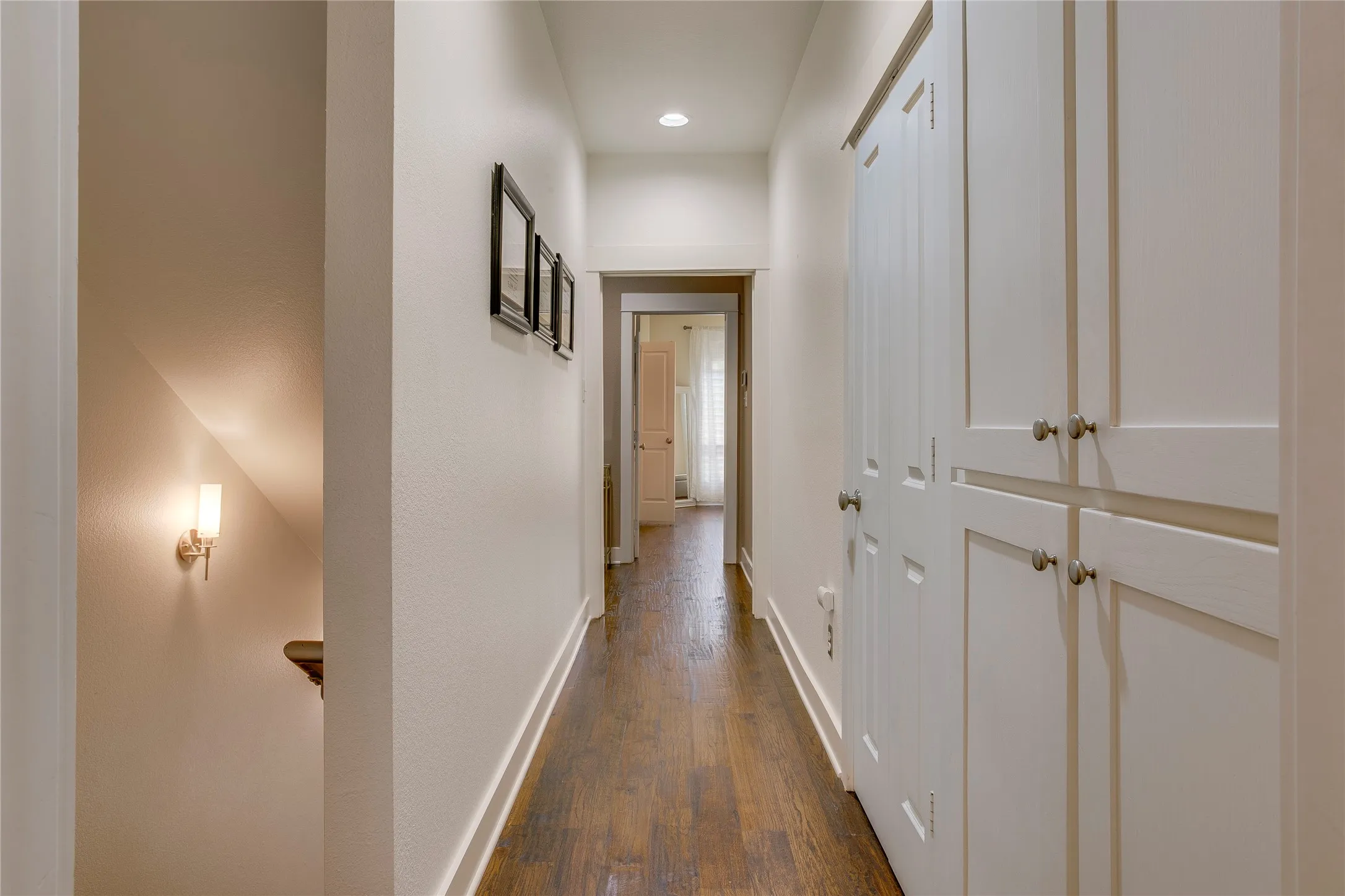 Condominium For Sale in Dallas County , 3208 Wycliff Avenue 3208, Dallas, Texas 75219, 2 Bedroom, 3 Bathroom, 2 Garage spaces, 1,704 Sqft, built in 2004, mls#21403531, Real Estate Agent in Dallas, Homes For Sale in Dallas county, Homes For Sale in Dallas, Realtor in Dallas Texas, Real Estate Brokerage Independent Realty Texas, Luminita Cordes Realtor