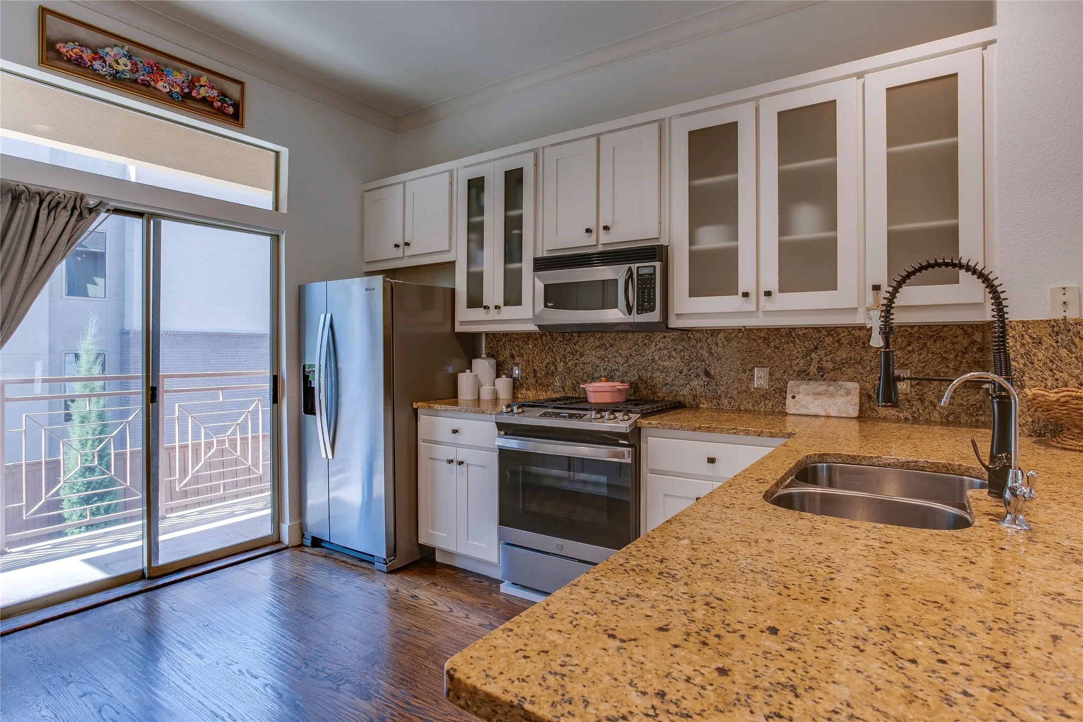 Condominium For Sale in Dallas County , 3208 Wycliff Avenue 3208, Dallas, Texas 75219, 2 Bedroom, 3 Bathroom, 2 Garage spaces, 1,704 Sqft, built in 2004, mls#21403531, Real Estate Agent in Dallas, Homes For Sale in Dallas county, Homes For Sale in Dallas, Realtor in Dallas Texas, Real Estate Brokerage Independent Realty Texas, Luminita Cordes Realtor