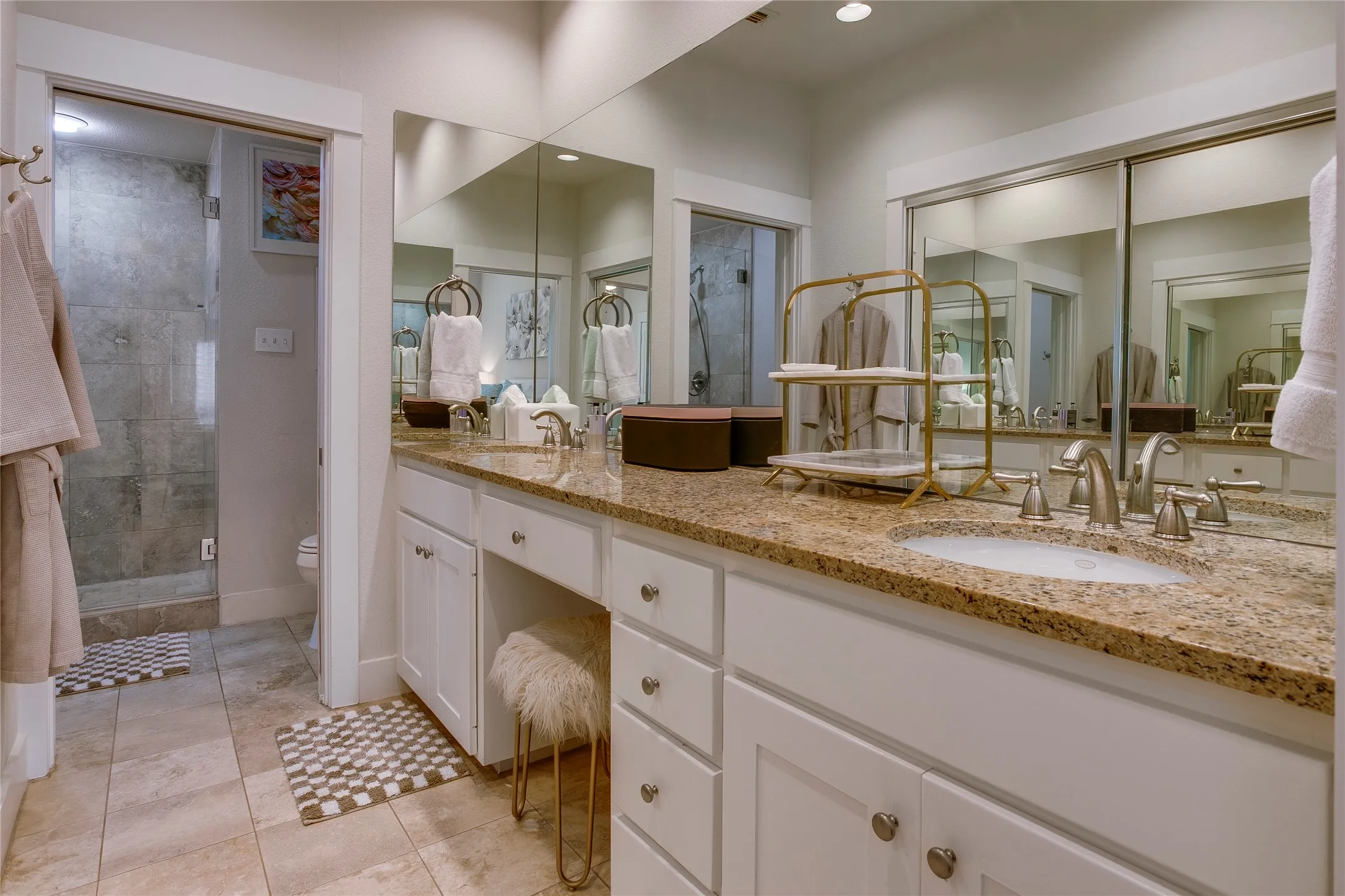 Condominium For Sale in Dallas County , 3208 Wycliff Avenue 3208, Dallas, Texas 75219, 2 Bedroom, 3 Bathroom, 2 Garage spaces, 1,704 Sqft, built in 2004, mls#21403531, Real Estate Agent in Dallas, Homes For Sale in Dallas county, Homes For Sale in Dallas, Realtor in Dallas Texas, Real Estate Brokerage Independent Realty Texas, Luminita Cordes Realtor