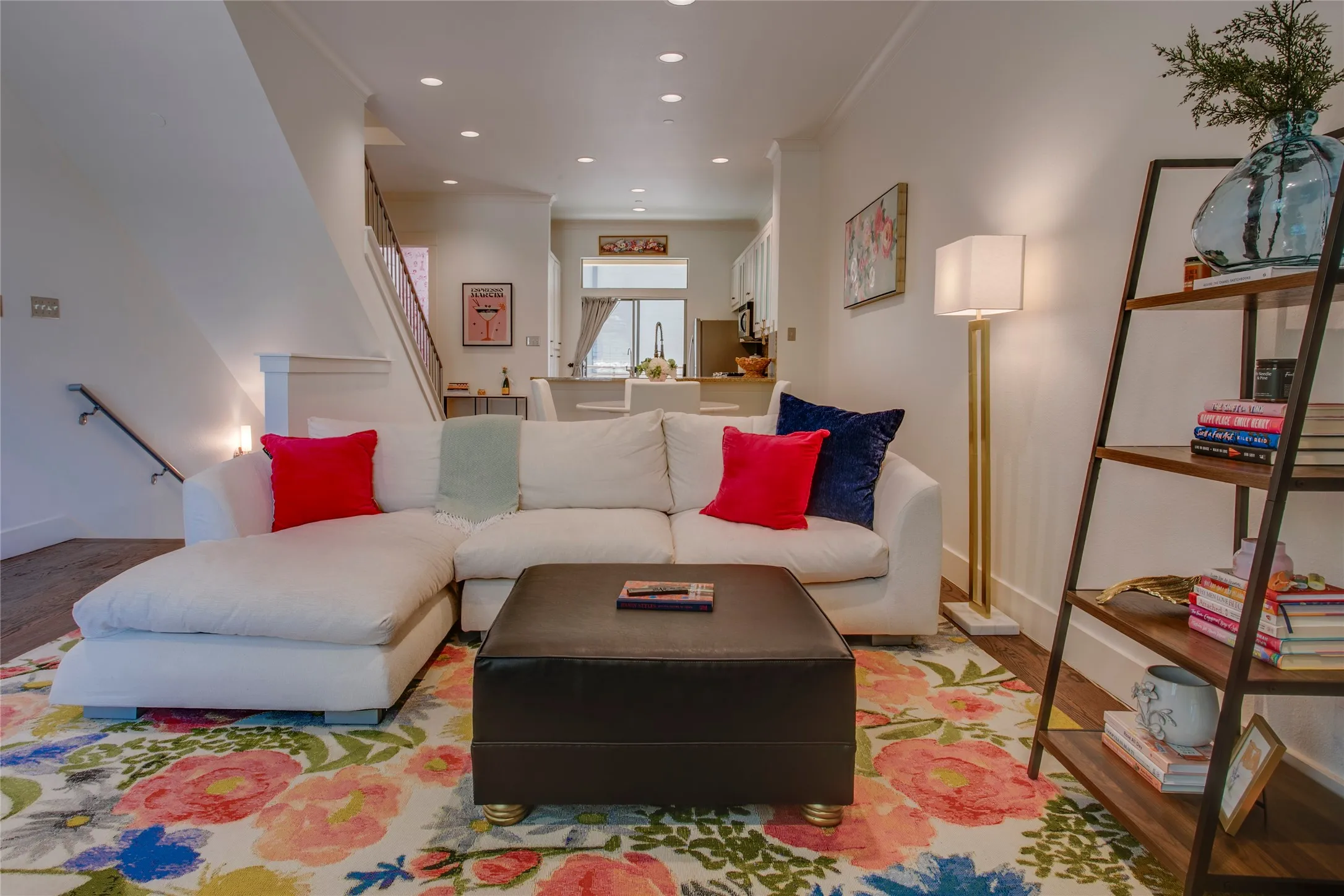 Condominium For Sale in Dallas County , 3208 Wycliff Avenue 3208, Dallas, Texas 75219, 2 Bedroom, 3 Bathroom, 2 Garage spaces, 1,704 Sqft, built in 2004, mls#21403531, Real Estate Agent in Dallas, Homes For Sale in Dallas county, Homes For Sale in Dallas, Realtor in Dallas Texas, Real Estate Brokerage Independent Realty Texas, Luminita Cordes Realtor