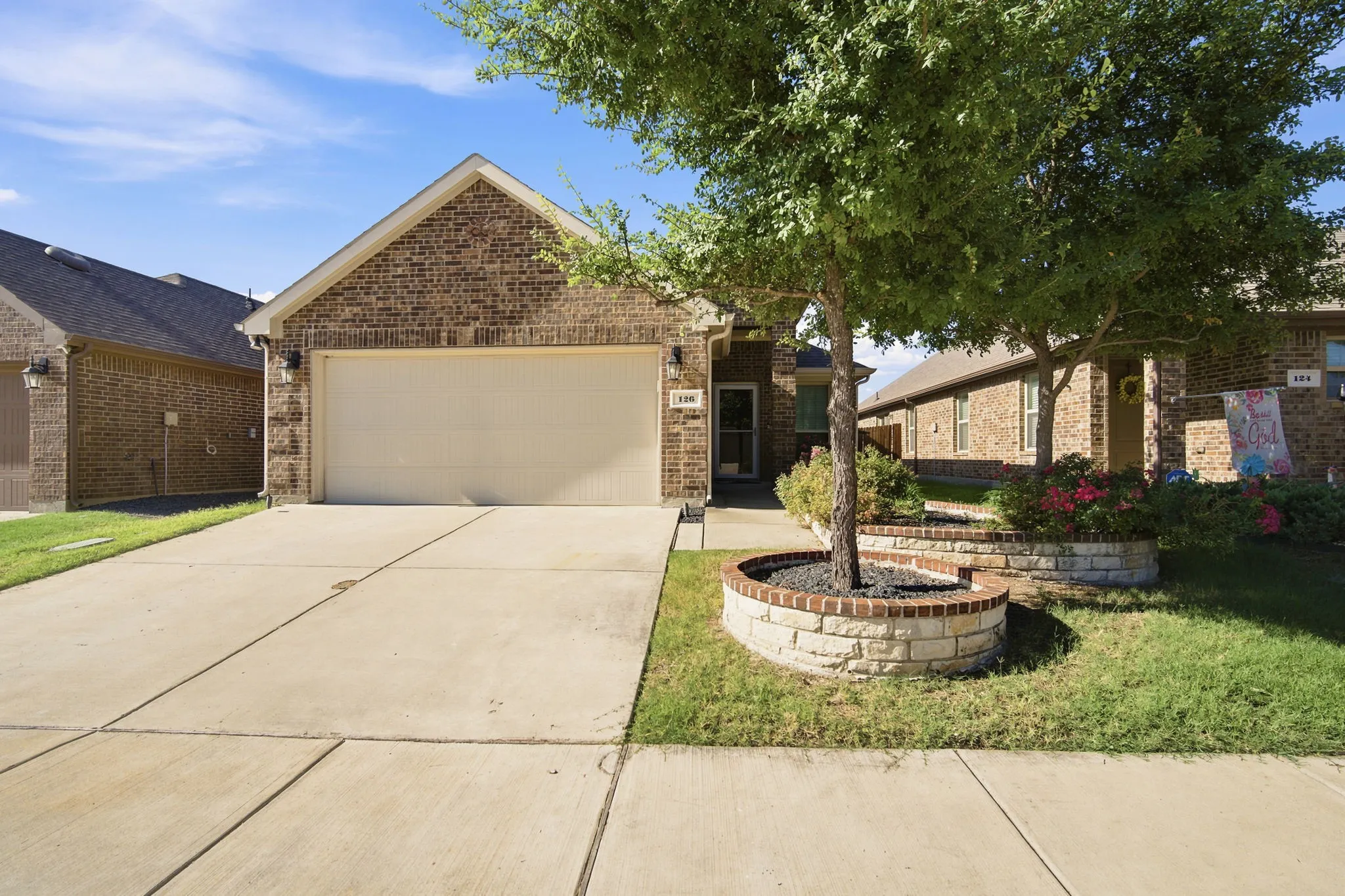 Single Family Residence For Sale in Ellis County , 126 Redding Lane, Red Oak, Texas 75154, 3 Bedroom, 2 Bathroom, 2 Garage spaces, 1,355 Sqft, built in 2019, mls#21404528, Real Estate Agent in Red Oak, Homes For Sale in Ellis county, Homes For Sale in Red Oak, Realtor in Red Oak Texas, Real Estate Brokerage Independent Realty Texas, Luminita Cordes Realtor