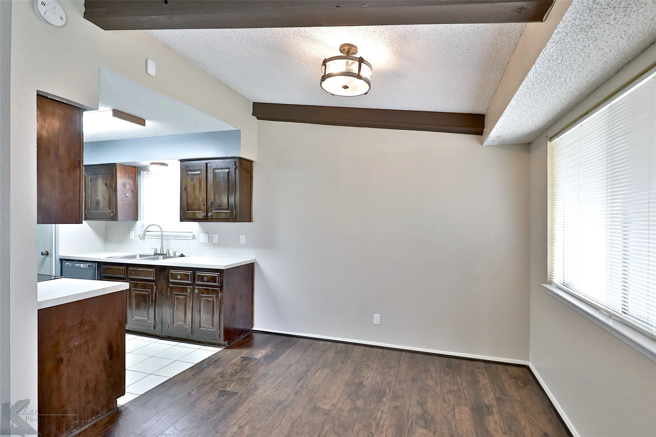 Single Family Residence For Rent in Taylor County , 5242 Fairmont Street, Abilene, Texas 79605, 3 Bedroom, 2 Bathroom, 2 Garage spaces, 1,235 Sqft, built in 1976, mls#21404530, Real Estate Agent in Abilene, Homes For Rent in Taylor county, Homes For Rent in Abilene, Realtor in Abilene Texas, Real Estate Brokerage Independent Realty Texas, Luminita Cordes Realtor