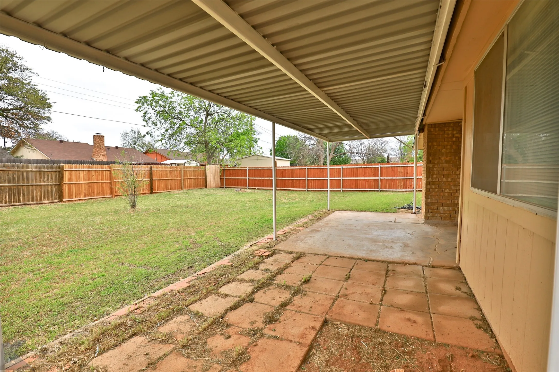 Single Family Residence For Rent in Taylor County , 5242 Fairmont Street, Abilene, Texas 79605, 3 Bedroom, 2 Bathroom, 2 Garage spaces, 1,235 Sqft, built in 1976, mls#21404530, Real Estate Agent in Abilene, Homes For Rent in Taylor county, Homes For Rent in Abilene, Realtor in Abilene Texas, Real Estate Brokerage Independent Realty Texas, Luminita Cordes Realtor