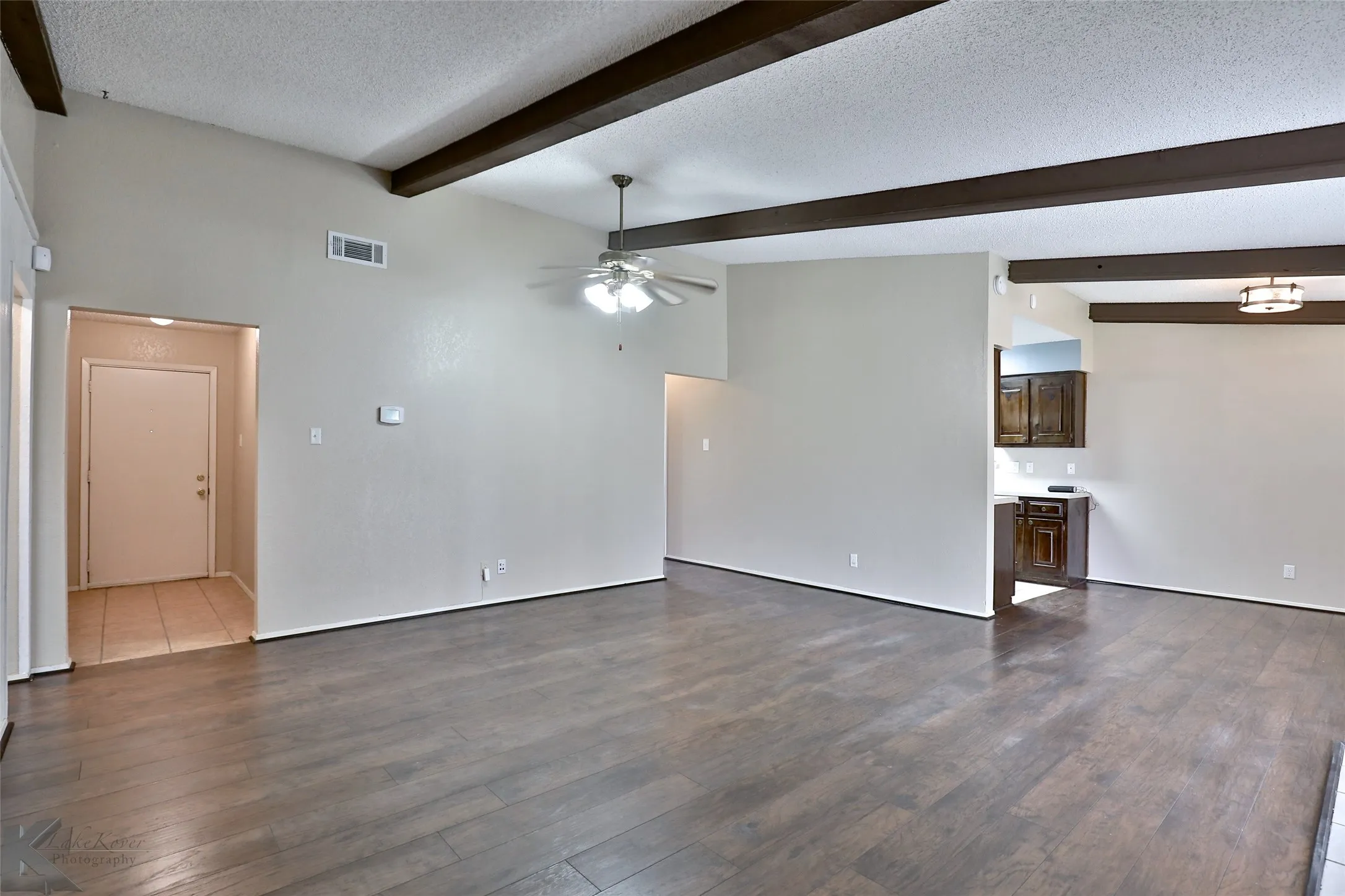 Single Family Residence For Rent in Taylor County , 5242 Fairmont Street, Abilene, Texas 79605, 3 Bedroom, 2 Bathroom, 2 Garage spaces, 1,235 Sqft, built in 1976, mls#21404530, Real Estate Agent in Abilene, Homes For Rent in Taylor county, Homes For Rent in Abilene, Realtor in Abilene Texas, Real Estate Brokerage Independent Realty Texas, Luminita Cordes Realtor