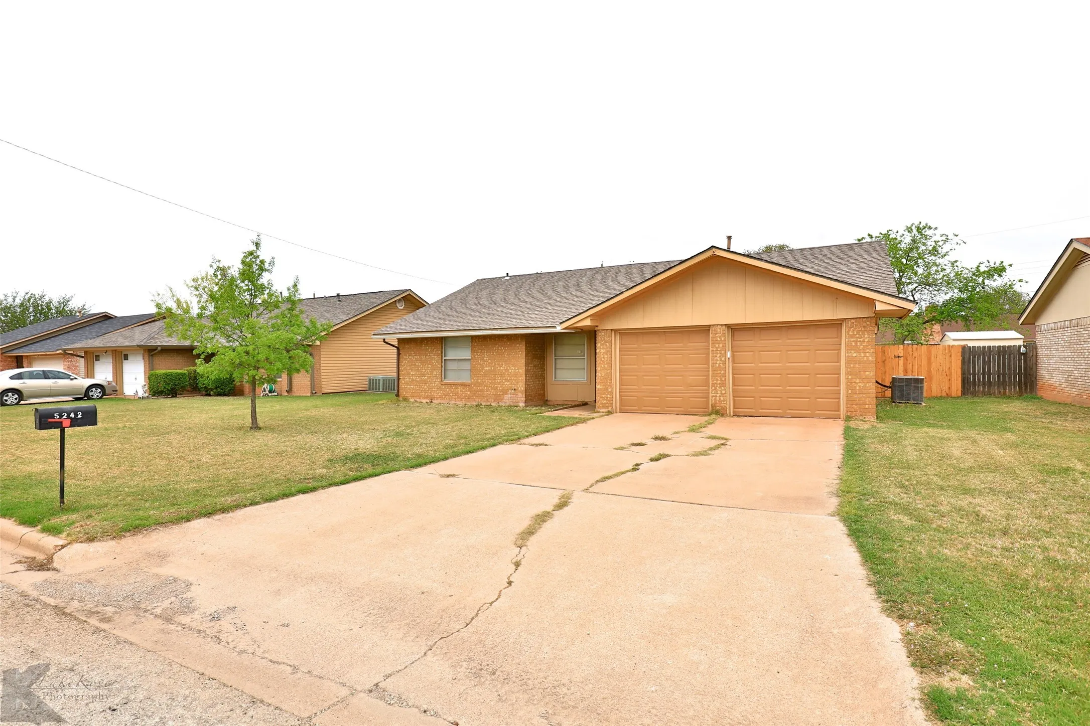 Single Family Residence For Rent in Taylor County , 5242 Fairmont Street, Abilene, Texas 79605, 3 Bedroom, 2 Bathroom, 2 Garage spaces, 1,235 Sqft, built in 1976, mls#21404530, Real Estate Agent in Abilene, Homes For Rent in Taylor county, Homes For Rent in Abilene, Realtor in Abilene Texas, Real Estate Brokerage Independent Realty Texas, Luminita Cordes Realtor