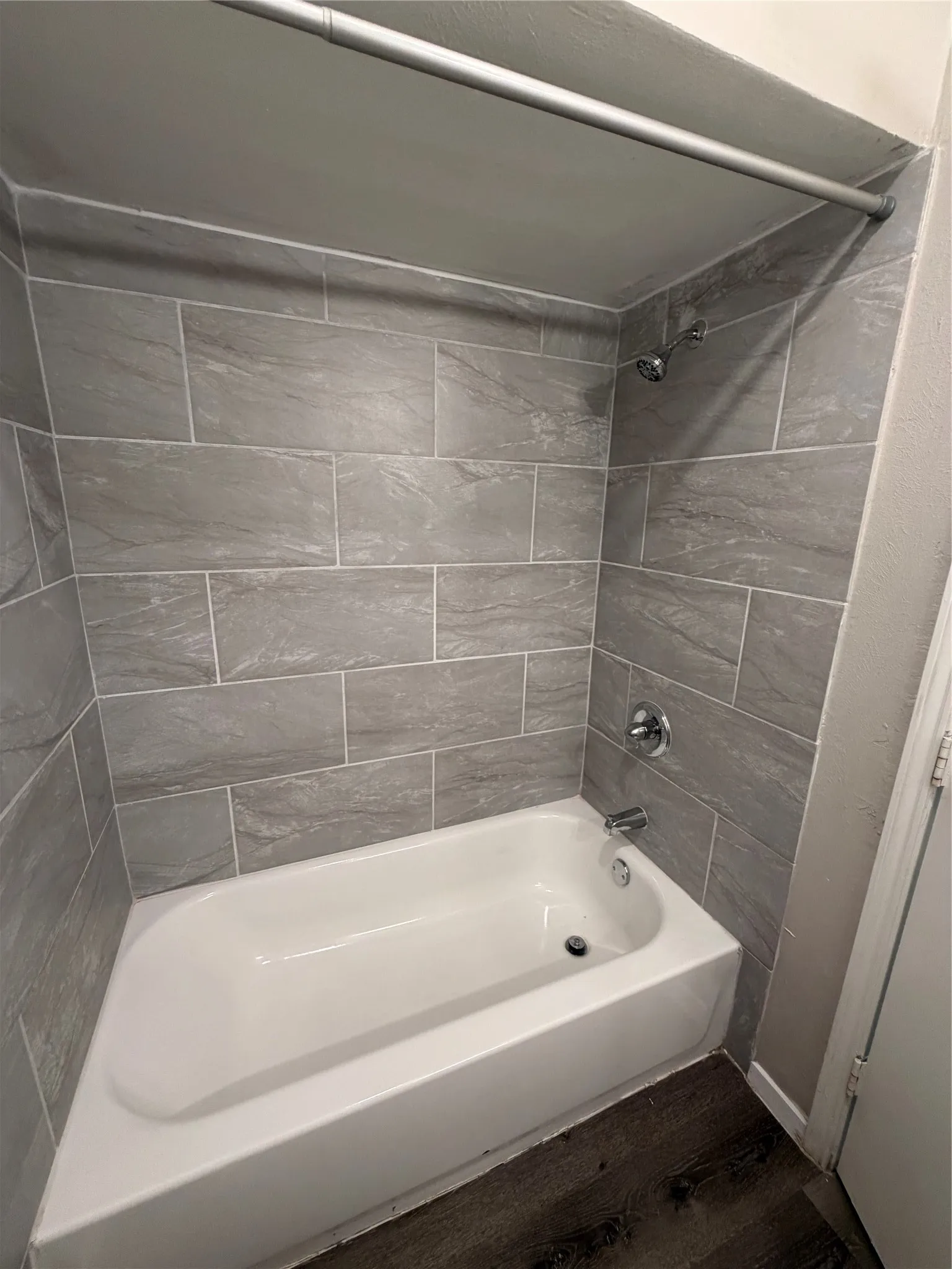 Single Family Residence For Sale in Tarrant County , 2510 S Fielder Road, Arlington, Texas 76015, 3 Bedroom, 2 Bathroom, 2 Garage spaces, 1,252 Sqft, built in 1967, mls#21404474, Real Estate Agent in Arlington, Homes For Sale in Tarrant county, Homes For Sale in Arlington, Realtor in Arlington Texas, Real Estate Brokerage Independent Realty Texas, Luminita Cordes Realtor