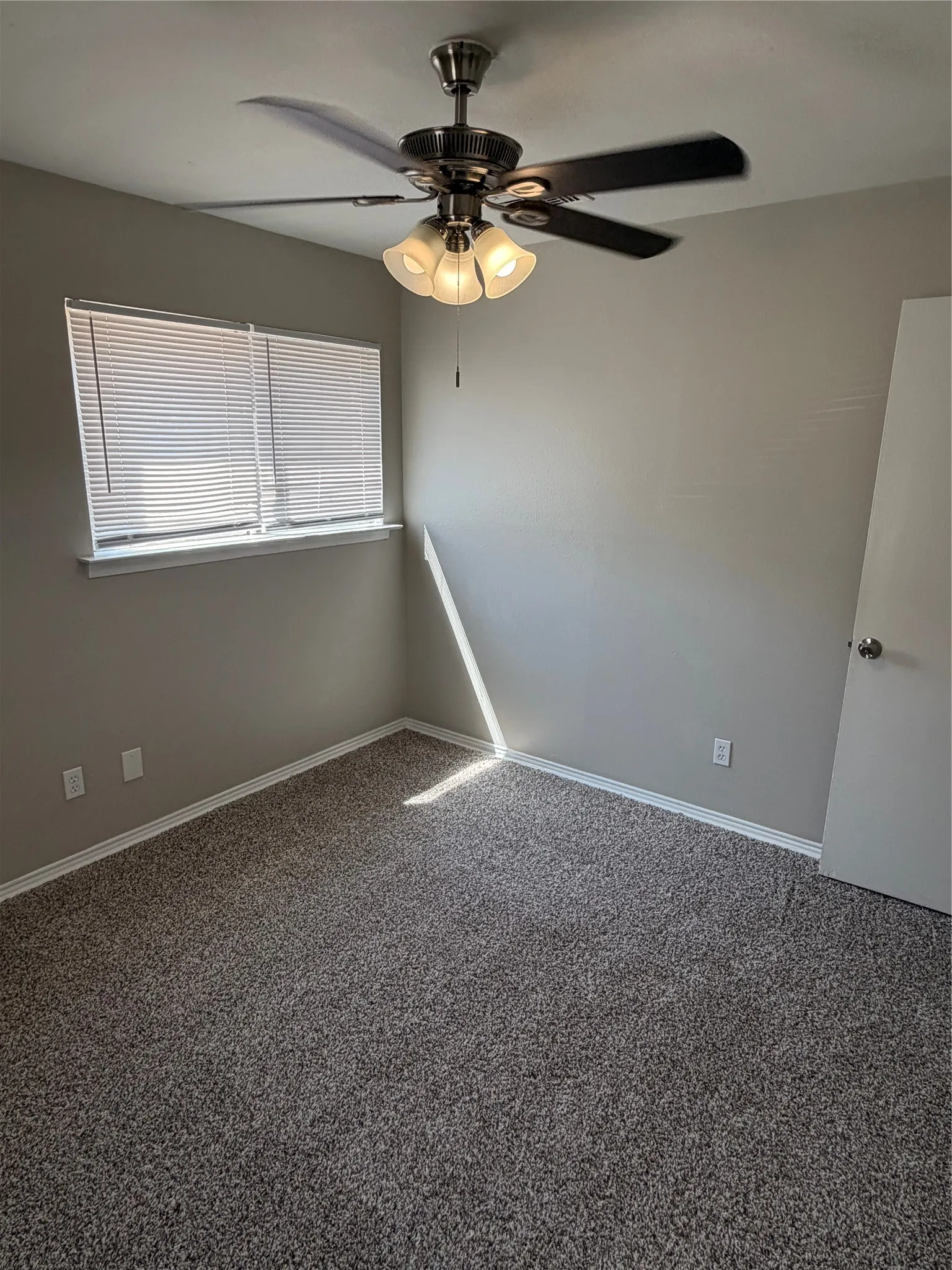 Single Family Residence For Sale in Tarrant County , 2510 S Fielder Road, Arlington, Texas 76015, 3 Bedroom, 2 Bathroom, 2 Garage spaces, 1,252 Sqft, built in 1967, mls#21404474, Real Estate Agent in Arlington, Homes For Sale in Tarrant county, Homes For Sale in Arlington, Realtor in Arlington Texas, Real Estate Brokerage Independent Realty Texas, Luminita Cordes Realtor