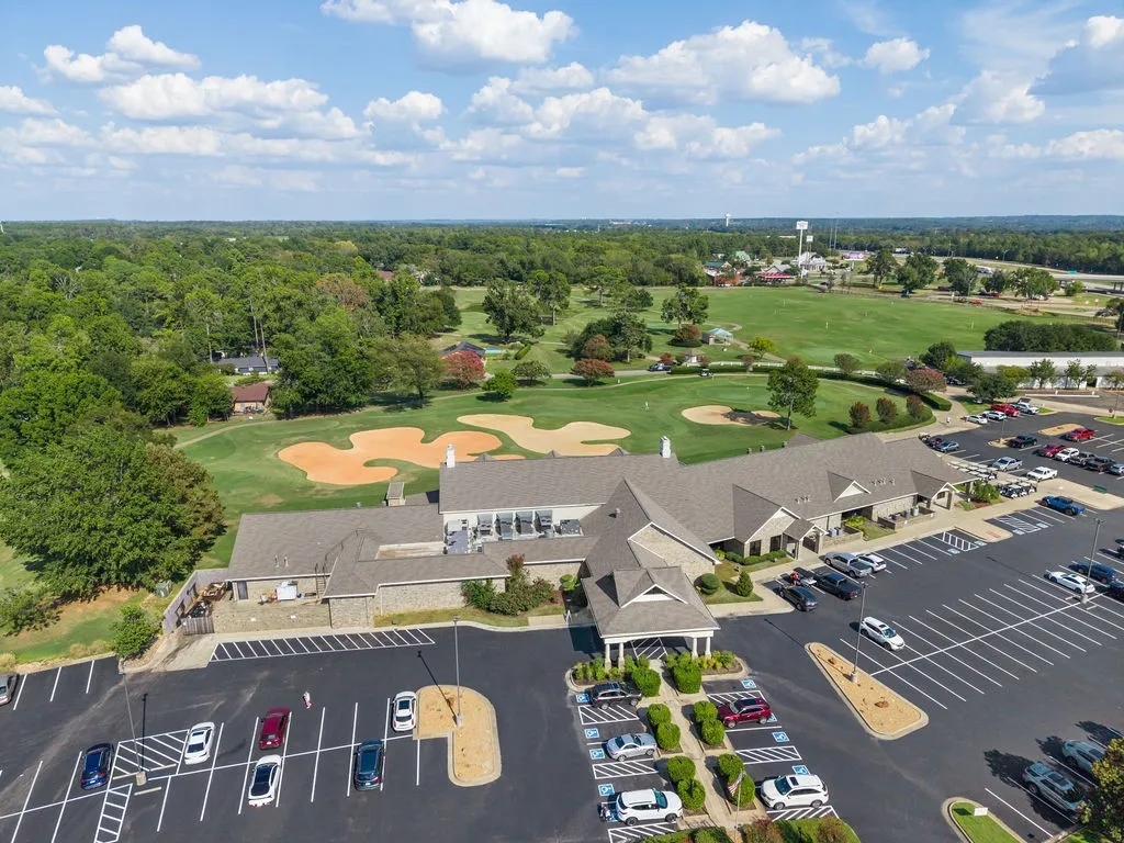 Clubhouse and Dining