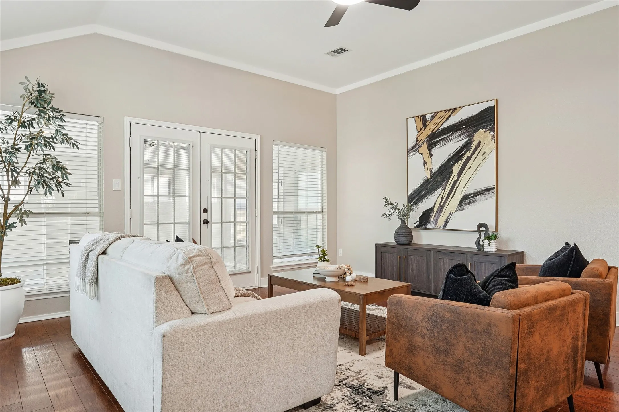 Single Family Residence For Rent in Tarrant County , 13264 Ridgepointe Road, Fort Worth, Texas 76244, 3 Bedroom, 2 Bathroom, 2 Garage spaces, 1,966 Sqft, built in 2002, mls#21404467, Real Estate Agent in Fort Worth, Homes For Rent in Tarrant county, Homes For Rent in Fort Worth, Realtor in Fort Worth Texas, Real Estate Brokerage Independent Realty Texas, Luminita Cordes Realtor