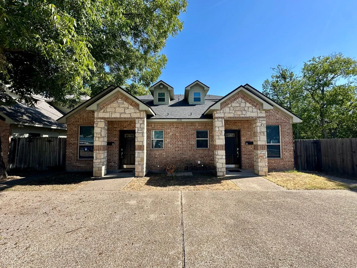 Duplex For Rent in Mc Lennan County , 2018 S 8th Street A, Waco, Texas 76706, 4 Bedroom, 2 Bathroom, Garage spaces, 2,800 Sqft, built in 2005, mls#21404545, Real Estate Agent in Waco, Homes For Rent in Mc Lennan county, Homes For Rent in Waco, Realtor in Waco Texas, Real Estate Brokerage Independent Realty Texas, Luminita Cordes Realtor