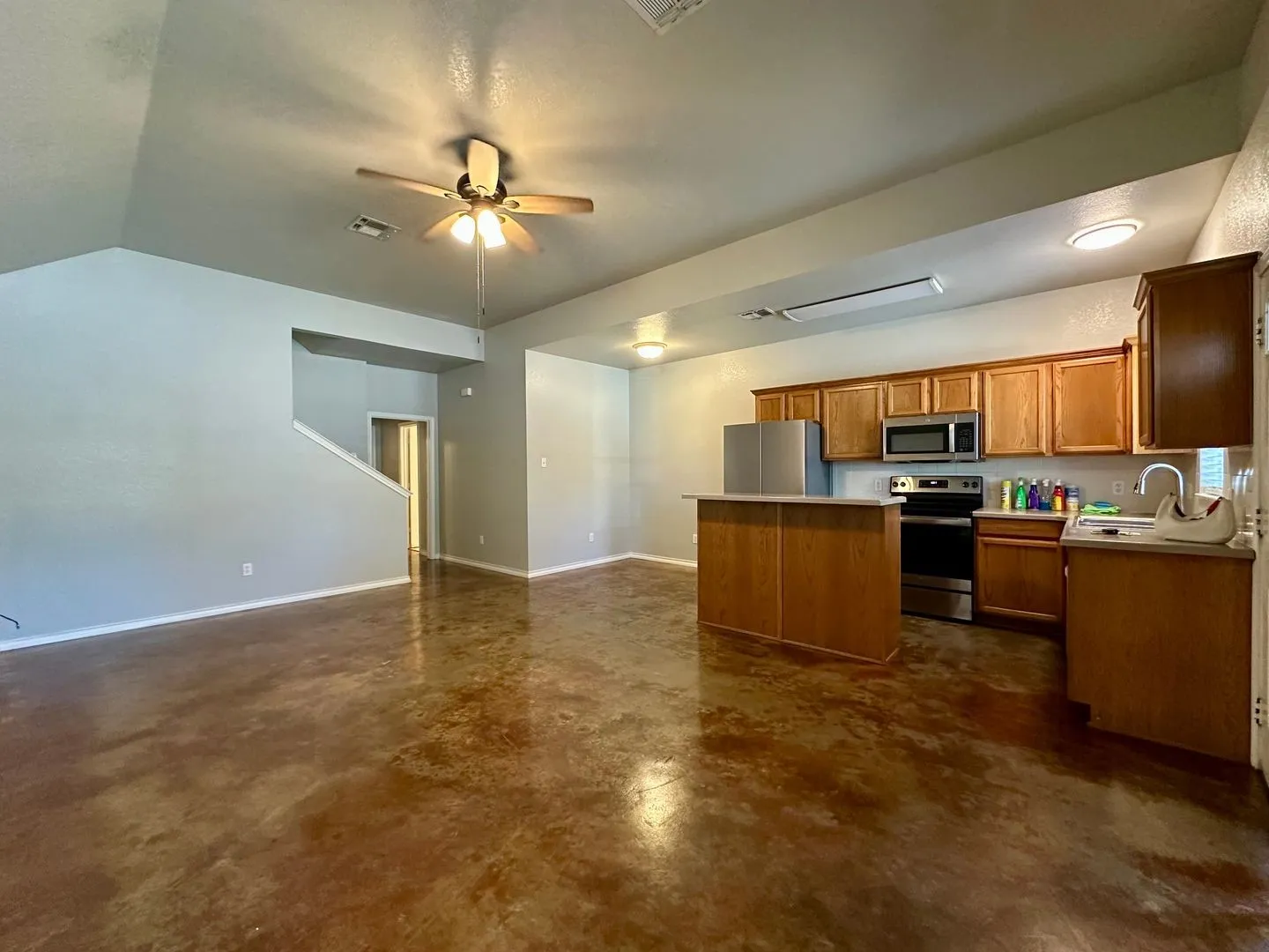 Duplex For Rent in Mc Lennan County , 2018 S 8th Street A, Waco, Texas 76706, 4 Bedroom, 2 Bathroom, Garage spaces, 2,800 Sqft, built in 2005, mls#21404545, Real Estate Agent in Waco, Homes For Rent in Mc Lennan county, Homes For Rent in Waco, Realtor in Waco Texas, Real Estate Brokerage Independent Realty Texas, Luminita Cordes Realtor