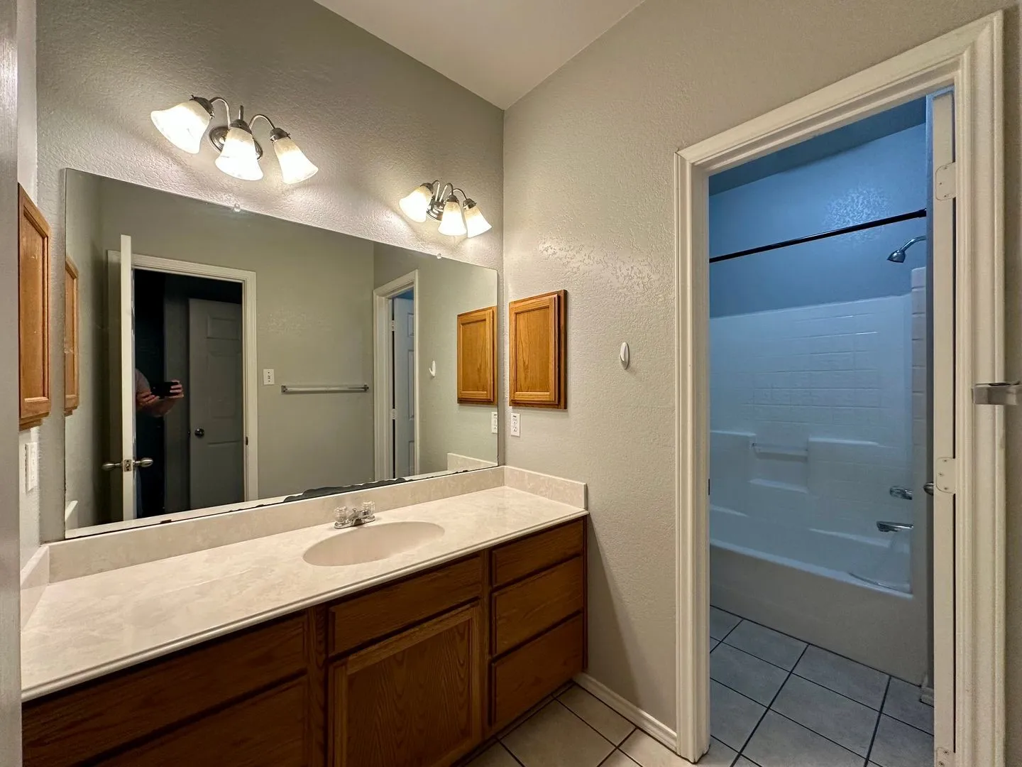 Duplex For Rent in Mc Lennan County , 2018 S 8th Street A, Waco, Texas 76706, 4 Bedroom, 2 Bathroom, Garage spaces, 2,800 Sqft, built in 2005, mls#21404545, Real Estate Agent in Waco, Homes For Rent in Mc Lennan county, Homes For Rent in Waco, Realtor in Waco Texas, Real Estate Brokerage Independent Realty Texas, Luminita Cordes Realtor