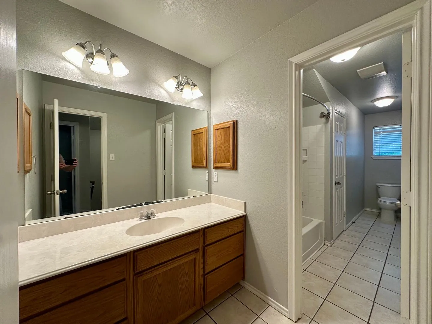 Duplex For Rent in Mc Lennan County , 2018 S 8th Street A, Waco, Texas 76706, 4 Bedroom, 2 Bathroom, Garage spaces, 2,800 Sqft, built in 2005, mls#21404545, Real Estate Agent in Waco, Homes For Rent in Mc Lennan county, Homes For Rent in Waco, Realtor in Waco Texas, Real Estate Brokerage Independent Realty Texas, Luminita Cordes Realtor
