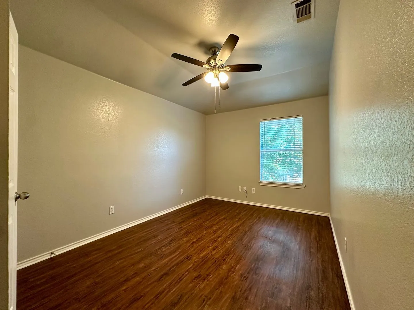 Duplex For Rent in Mc Lennan County , 2018 S 8th Street A, Waco, Texas 76706, 4 Bedroom, 2 Bathroom, Garage spaces, 2,800 Sqft, built in 2005, mls#21404545, Real Estate Agent in Waco, Homes For Rent in Mc Lennan county, Homes For Rent in Waco, Realtor in Waco Texas, Real Estate Brokerage Independent Realty Texas, Luminita Cordes Realtor