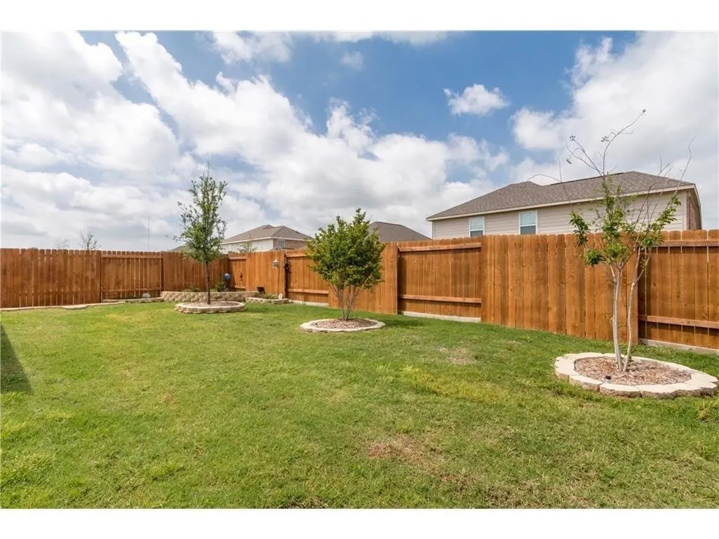 Single Family Residence For Rent in Collin County , 1800 Sweet Gum Drive, Anna, Texas 75409, 4 Bedroom, 3 Bathroom, 2 Garage spaces, 2,813 Sqft, built in 2014, mls#21404551, Real Estate Agent in Anna, Homes For Rent in Collin county, Homes For Rent in Anna, Realtor in Anna Texas, Real Estate Brokerage Independent Realty Texas, Luminita Cordes Realtor