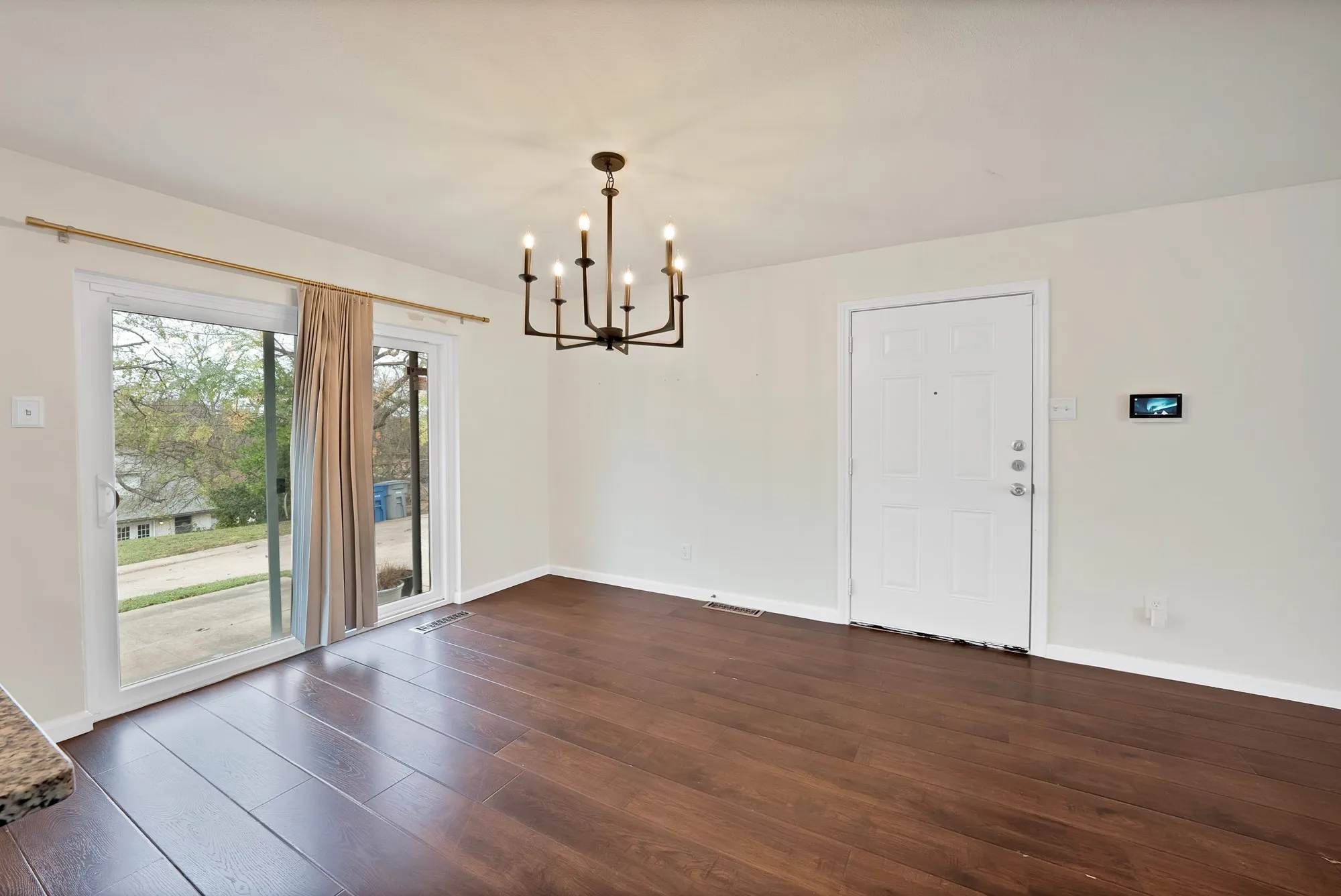 Single Family Residence For Sale in Dallas County , 1205 Golden Trophy Drive, Dallas, Texas 75232, 3 Bedroom, 2 Bathroom, 2 Garage spaces, 1,514 Sqft, built in 1965, mls#21404549, Real Estate Agent in Dallas, Homes For Sale in Dallas county, Homes For Sale in Dallas, Realtor in Dallas Texas, Real Estate Brokerage Independent Realty Texas, Luminita Cordes Realtor