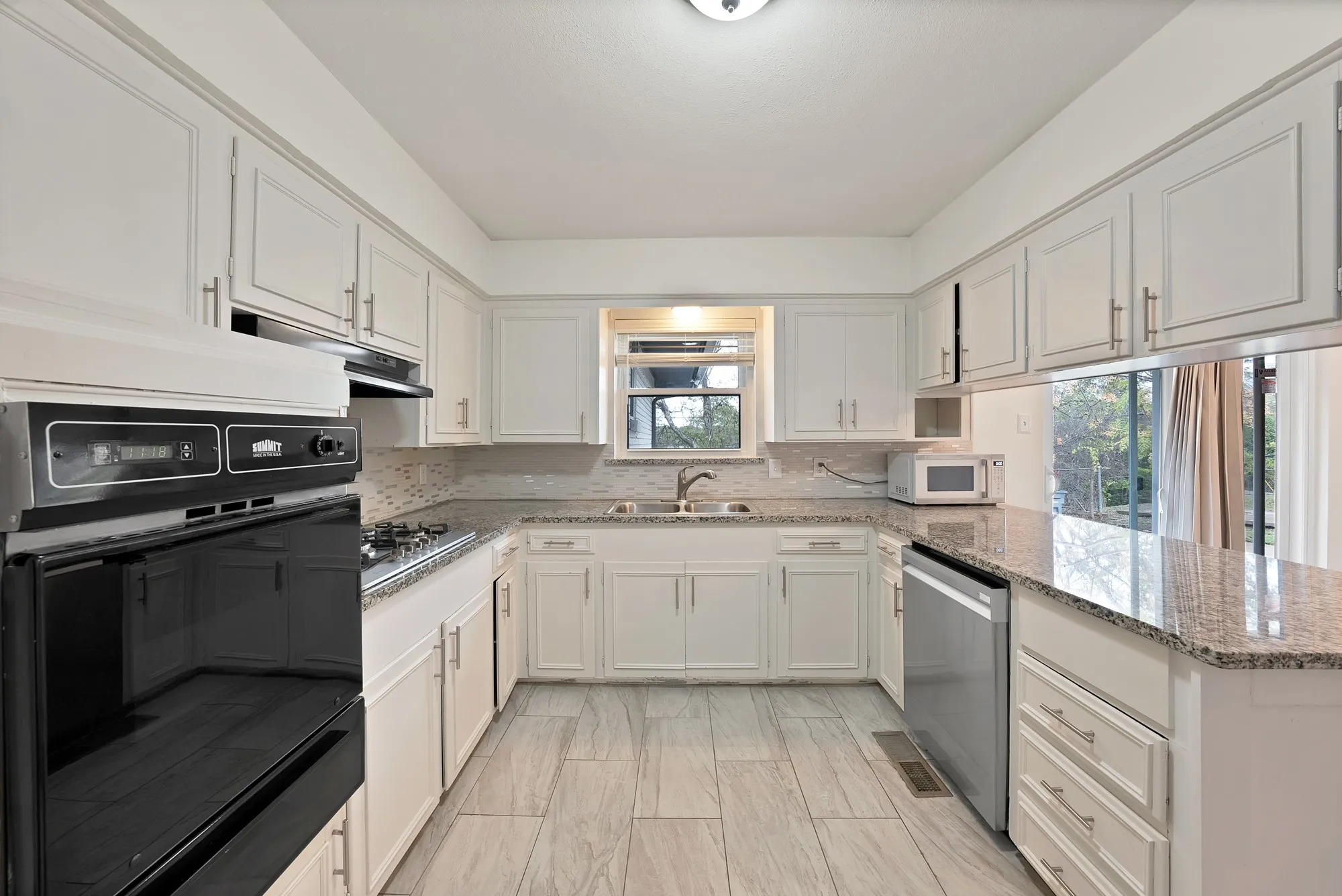Single Family Residence For Sale in Dallas County , 1205 Golden Trophy Drive, Dallas, Texas 75232, 3 Bedroom, 2 Bathroom, 2 Garage spaces, 1,514 Sqft, built in 1965, mls#21404549, Real Estate Agent in Dallas, Homes For Sale in Dallas county, Homes For Sale in Dallas, Realtor in Dallas Texas, Real Estate Brokerage Independent Realty Texas, Luminita Cordes Realtor