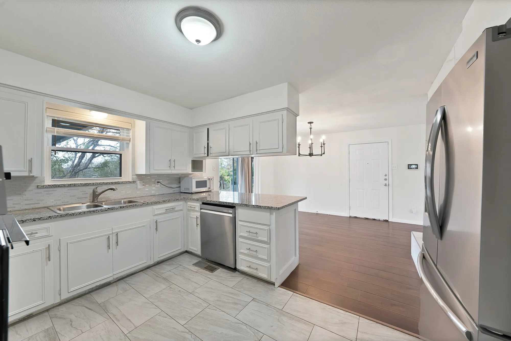 Single Family Residence For Sale in Dallas County , 1205 Golden Trophy Drive, Dallas, Texas 75232, 3 Bedroom, 2 Bathroom, 2 Garage spaces, 1,514 Sqft, built in 1965, mls#21404549, Real Estate Agent in Dallas, Homes For Sale in Dallas county, Homes For Sale in Dallas, Realtor in Dallas Texas, Real Estate Brokerage Independent Realty Texas, Luminita Cordes Realtor